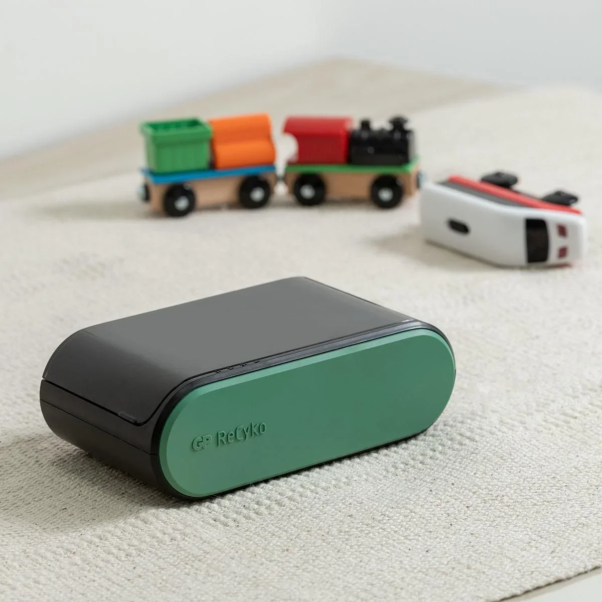 USB Universalladegerät für alle gängigen NiMH Akkus - 1