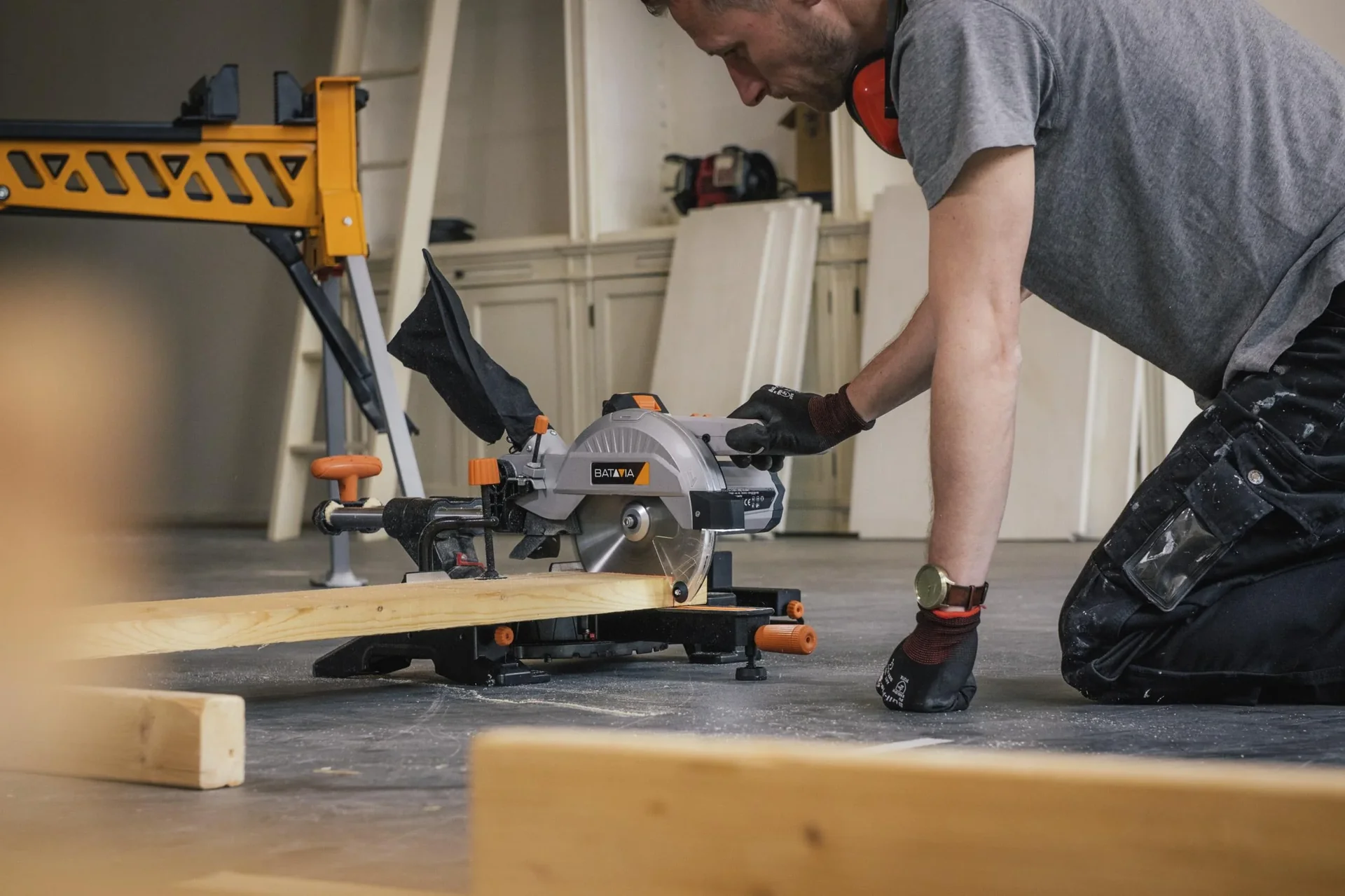 Maxxpack 18V Akku-Zug-Kapp-Gehrungssäge 210mm (ohne Akku und Ladegerät) - 0