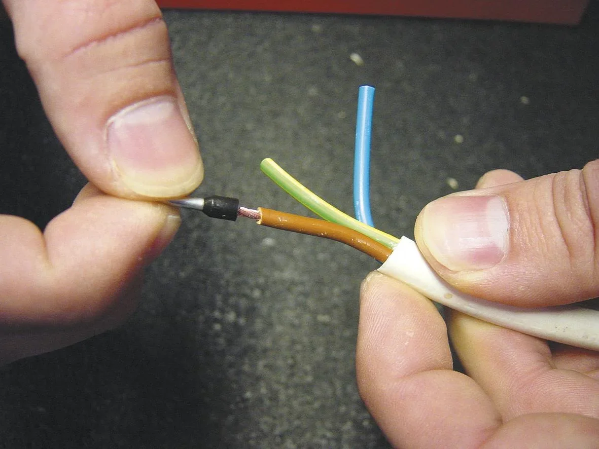 Aderendhülsen Sortiment universal mit Zange und Schraubendreher - 4