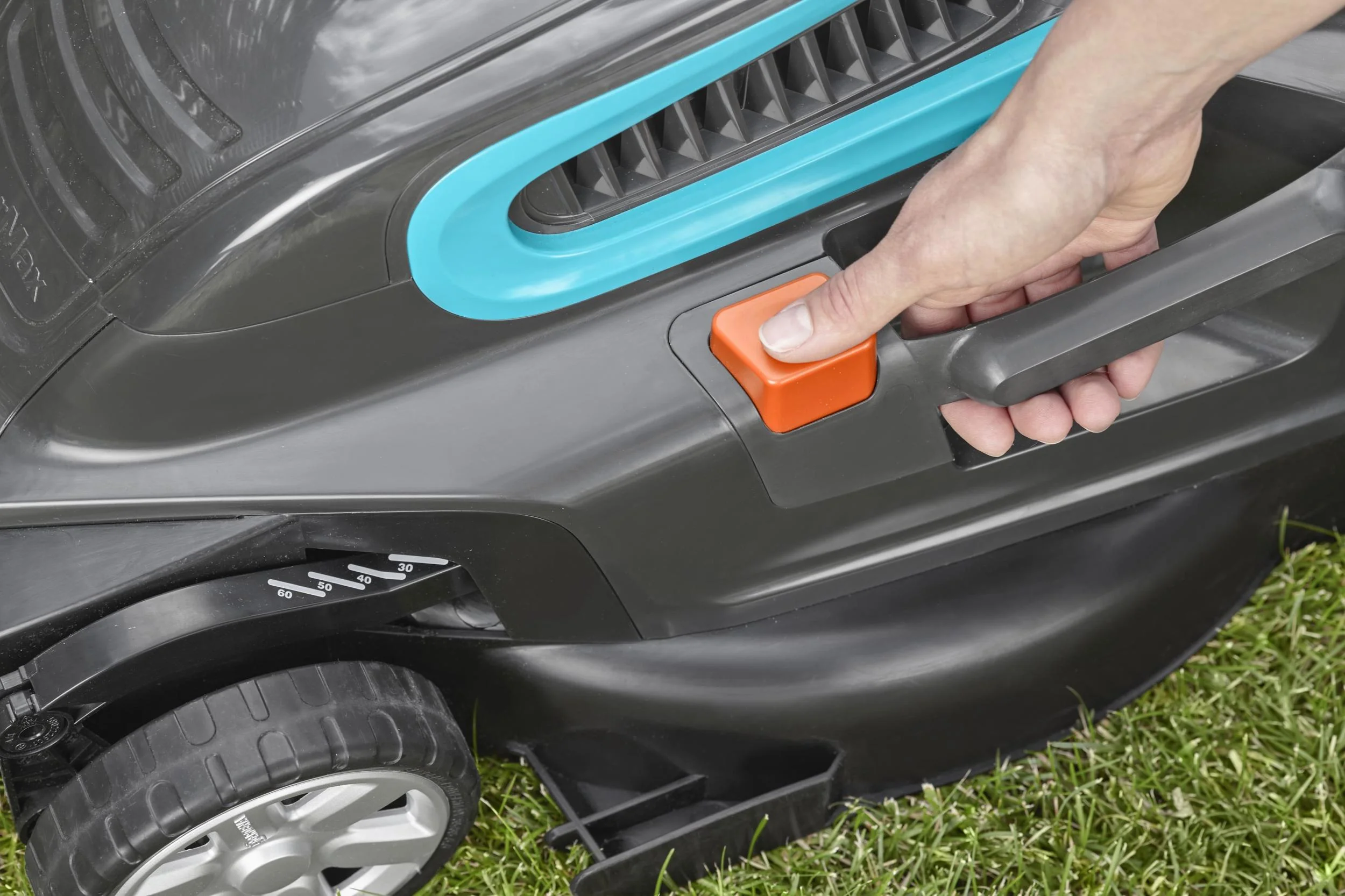 Elektro-Rasenmäher PowerMax?1600/37 + Kreisregner Samba - 3