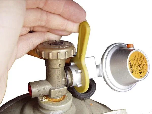 Universal Gasarmaturenschlüssel - 2