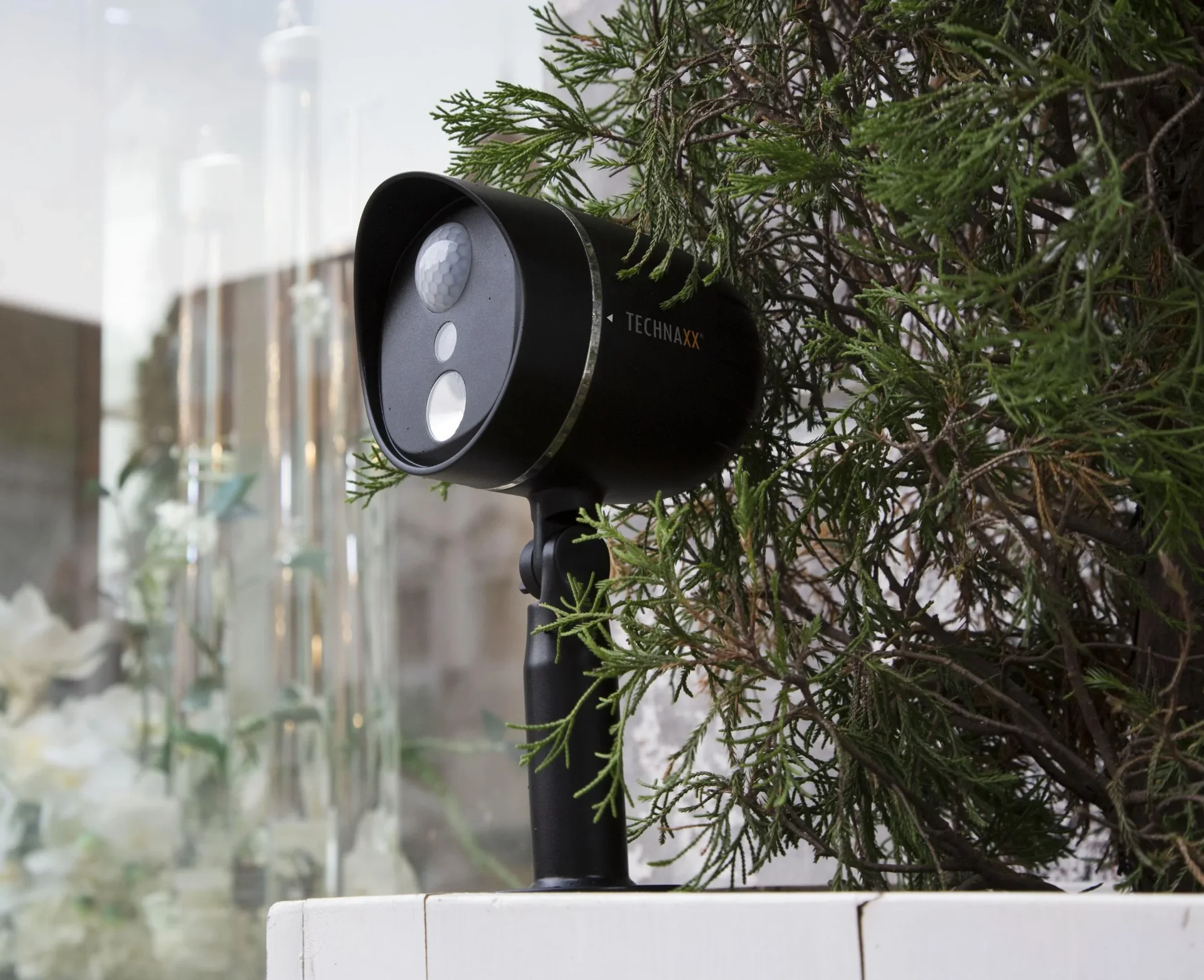 HD Außenkamera mit LED Leuchte und Bewegungserkennung - schwarz - 1