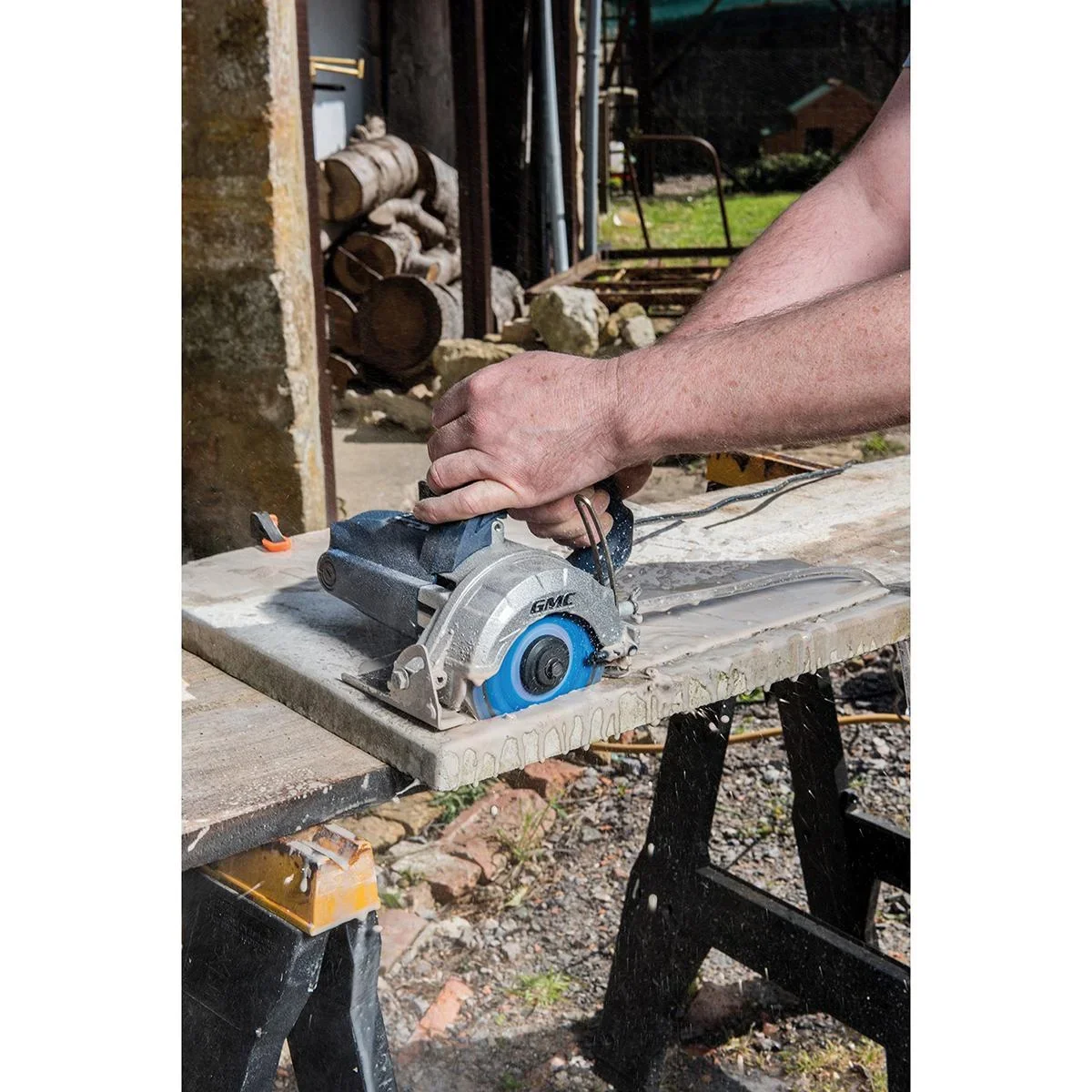 Nasssteinsäge - 1250W - 110 mm MIT Sägeblatt 110x2,7x20 mm - 1