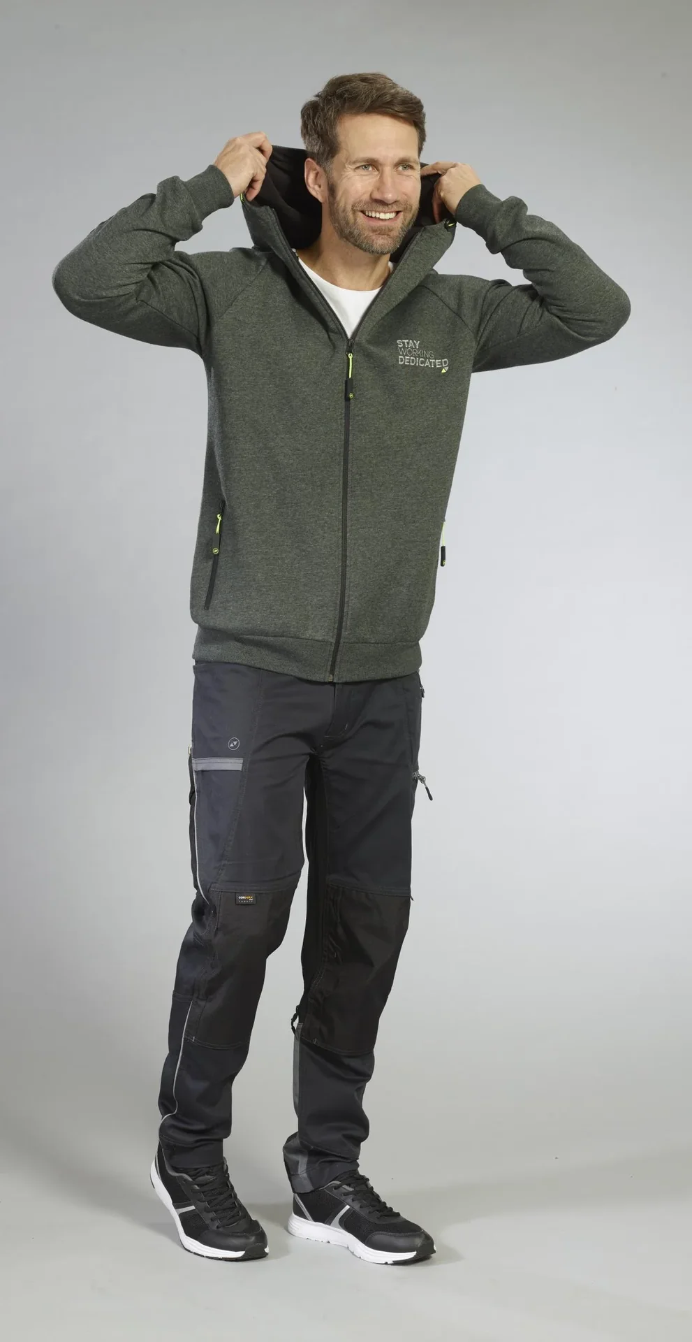 Sweatjacke mit Kapuze, Farbe grün/schwarz, Gr.M - 3
