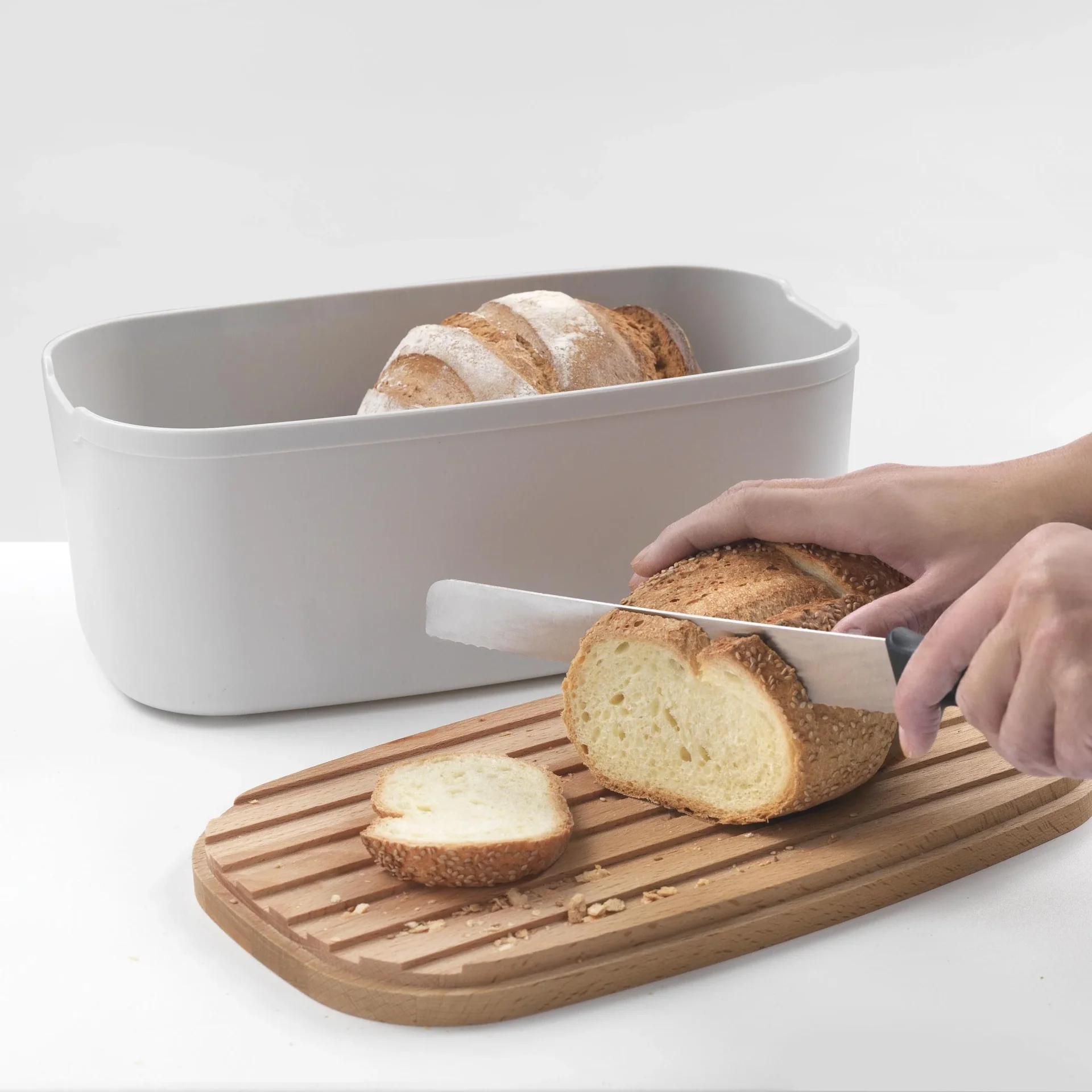 Brotkasten Bready mit 2-in-1 Wendedeckel Buchenholz - 3