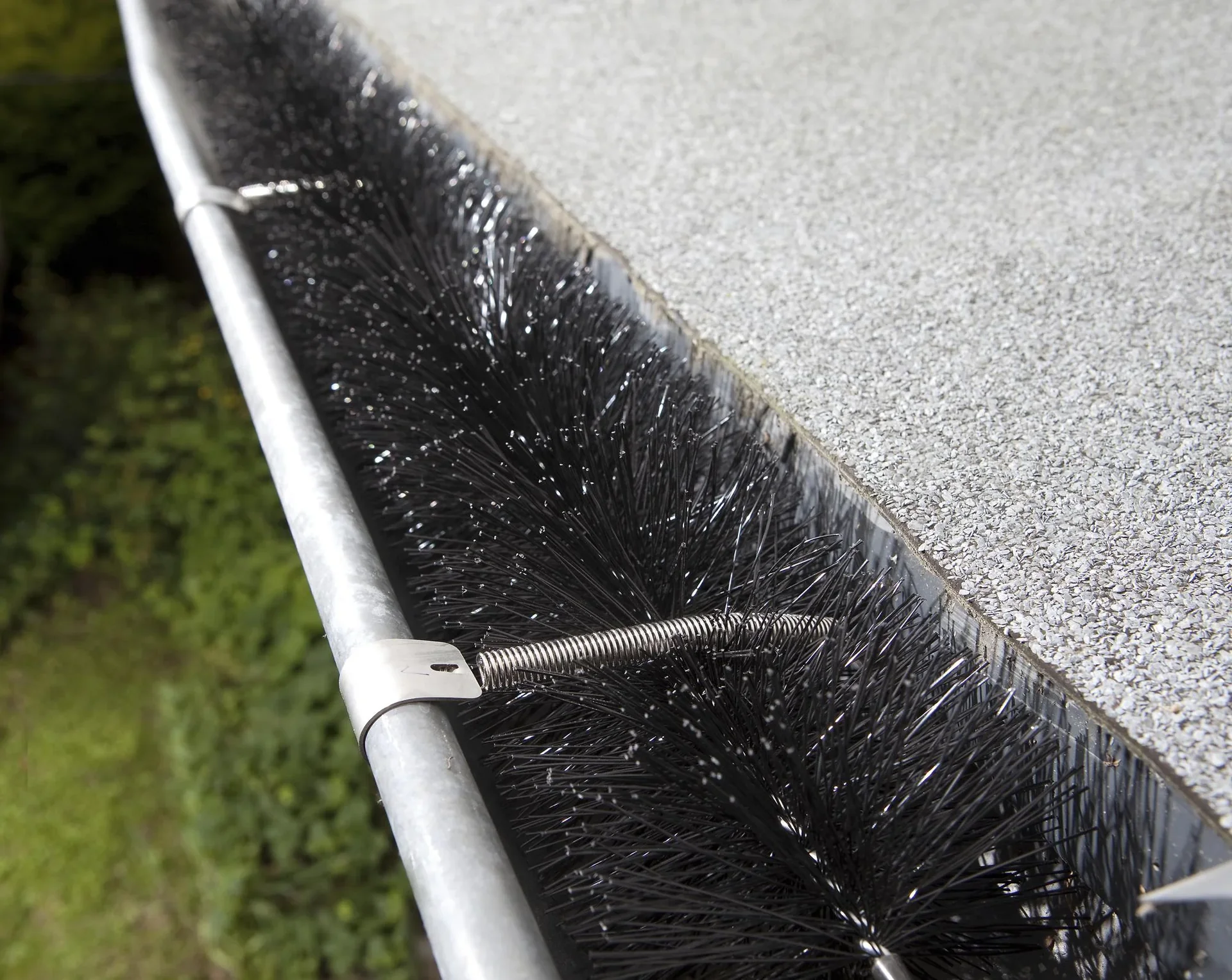 2 Rinnenigel + 8 Windsicherungen im Set - 2