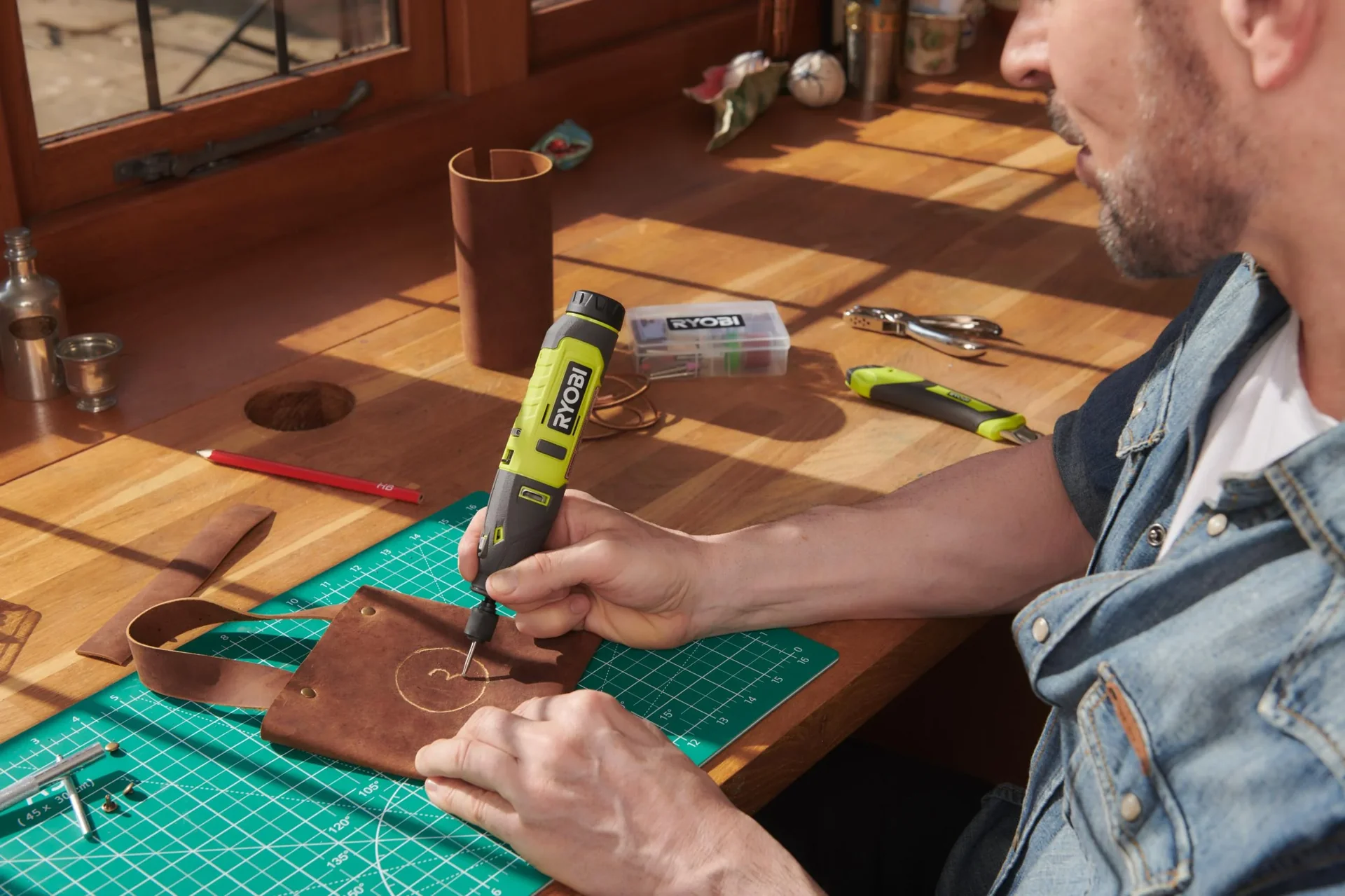 Akku-Rotationswerkzeug 4V USB, inklusive 4V 2,0 Ah Akku und USB-C Lagegerät - 1