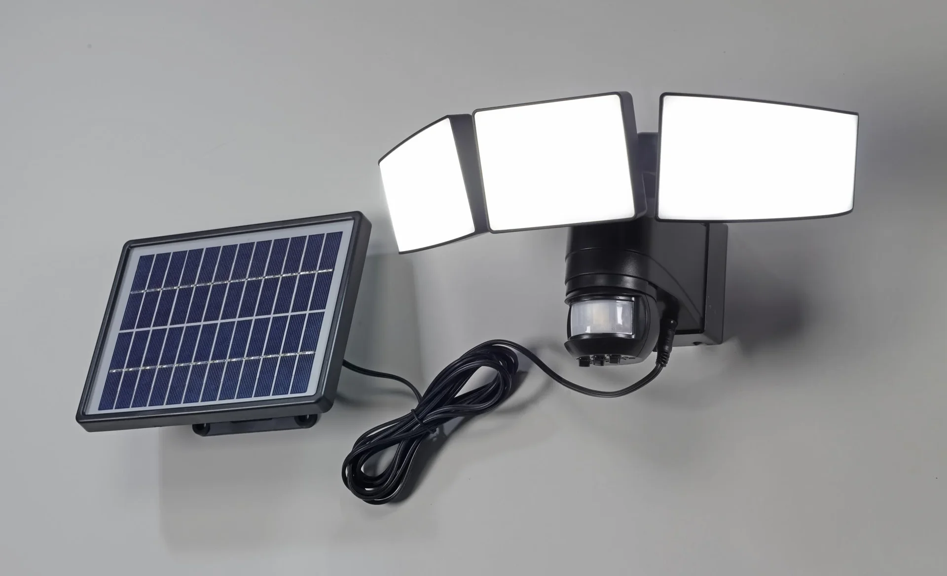 Solar LED Fluter, 15 Watt mit Bewegungsmelder - 2