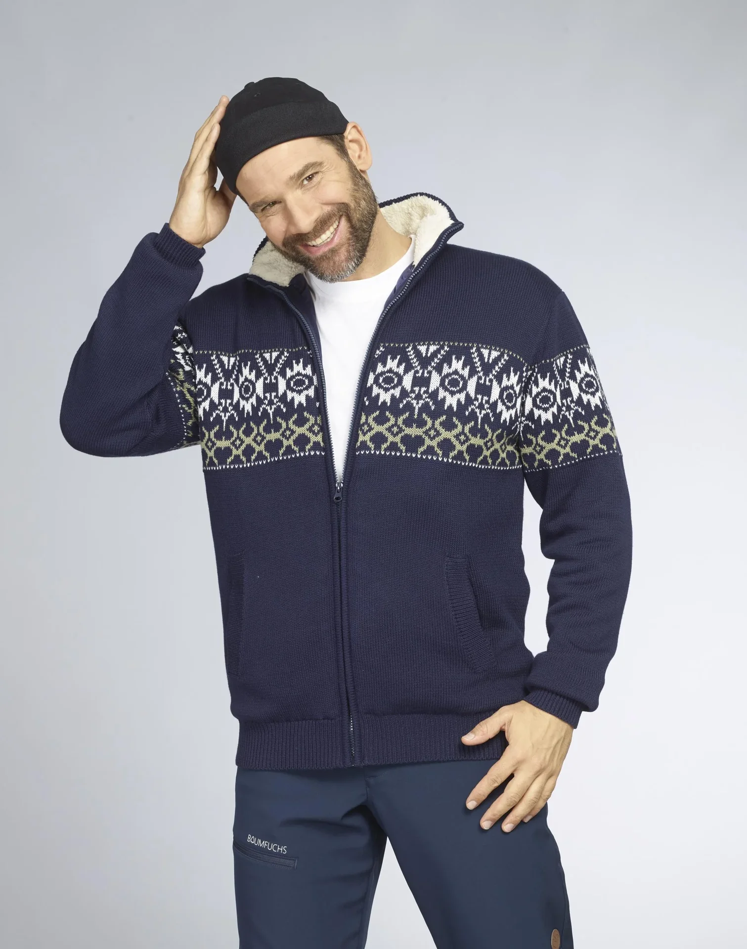 Strickjacke gefüttert, Farbe navy/grün, Gr.M - 7