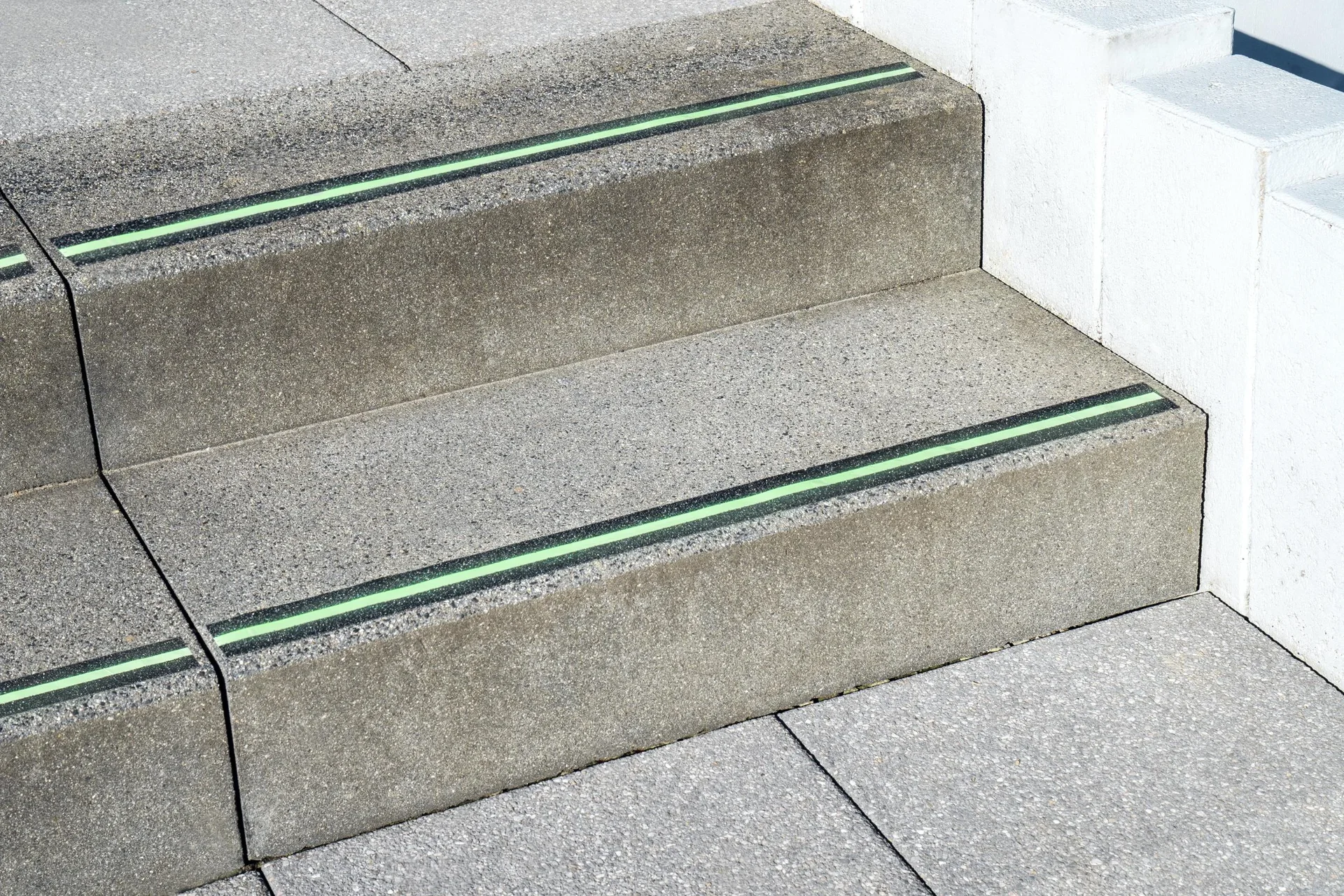 Anti-Rutsch-Leuchtband 2in1, 1 Stück - 0