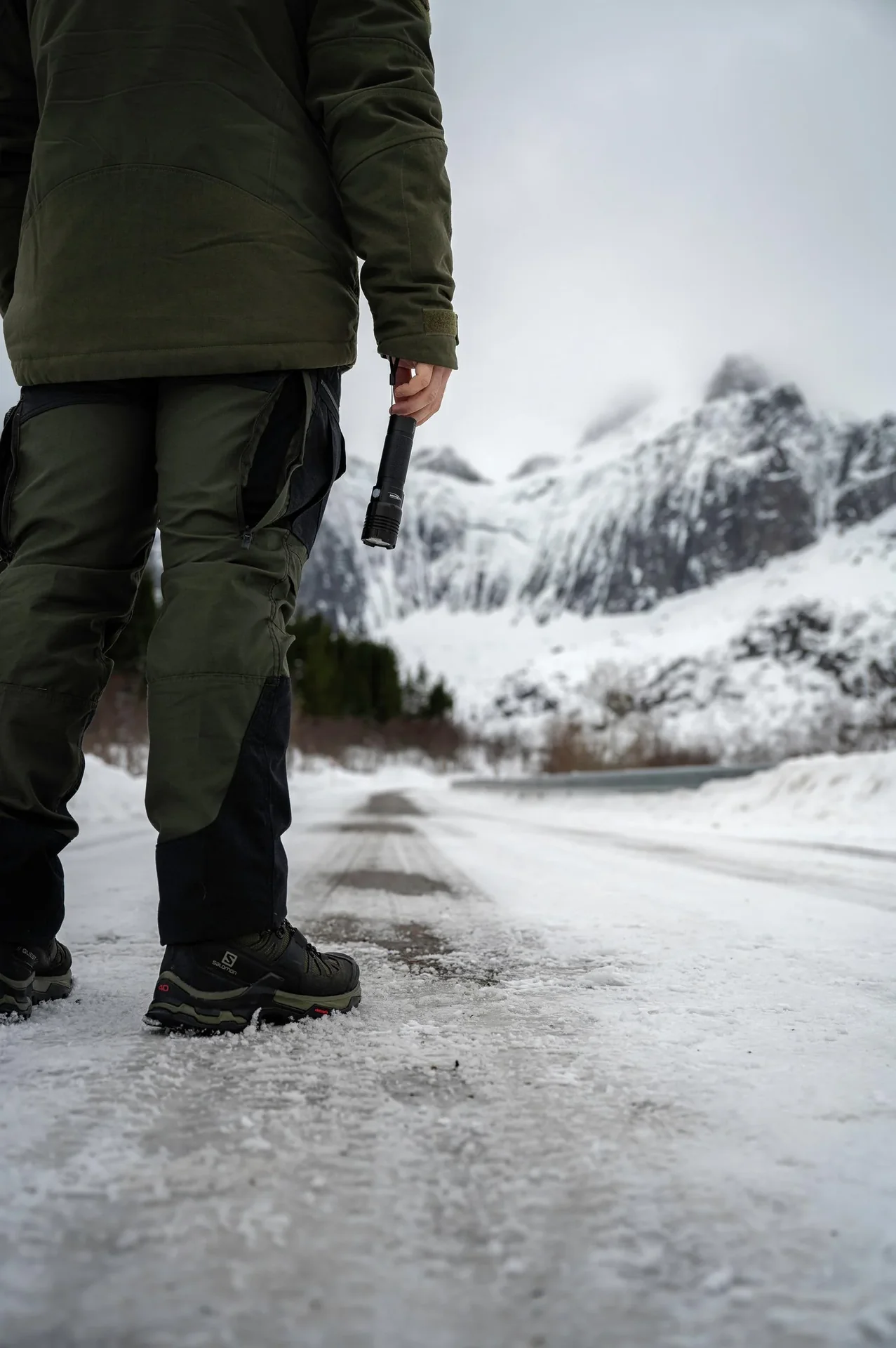 Professionelle LED-Metalltaschenlampe mit 3x10W Hochleistungs-LEDs sowie einer Speziallinse, wiederaufladbar - 2