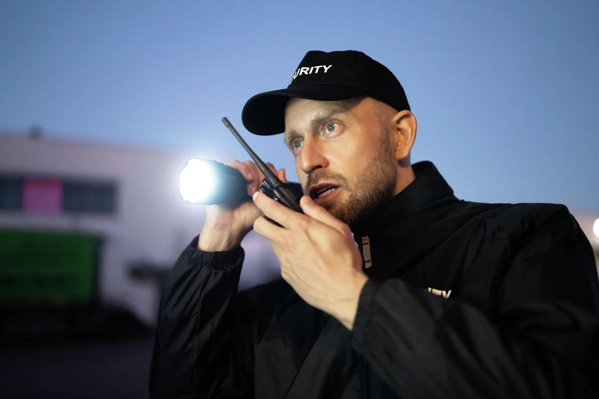 Professionelle LED-Metalltaschenlampe mit 3x10W Hochleistungs-LEDs sowie einer Speziallinse, wiederaufladbar - 4