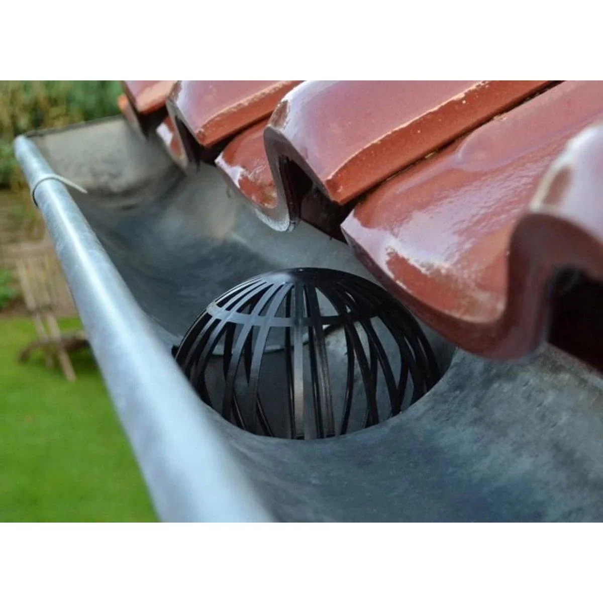 2x Dachrinnen-Igel 8 Meter und 2x Dachrinnen-Protektoren - 2