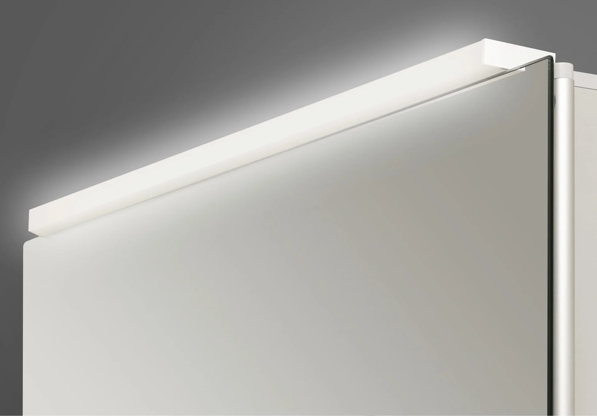 Spiegelschrank Bad mit Beleuchtung, "Mirage" - 50 x 60 cm - Lichtfarbe neutralweiß - Aluminiumkorpus - 2