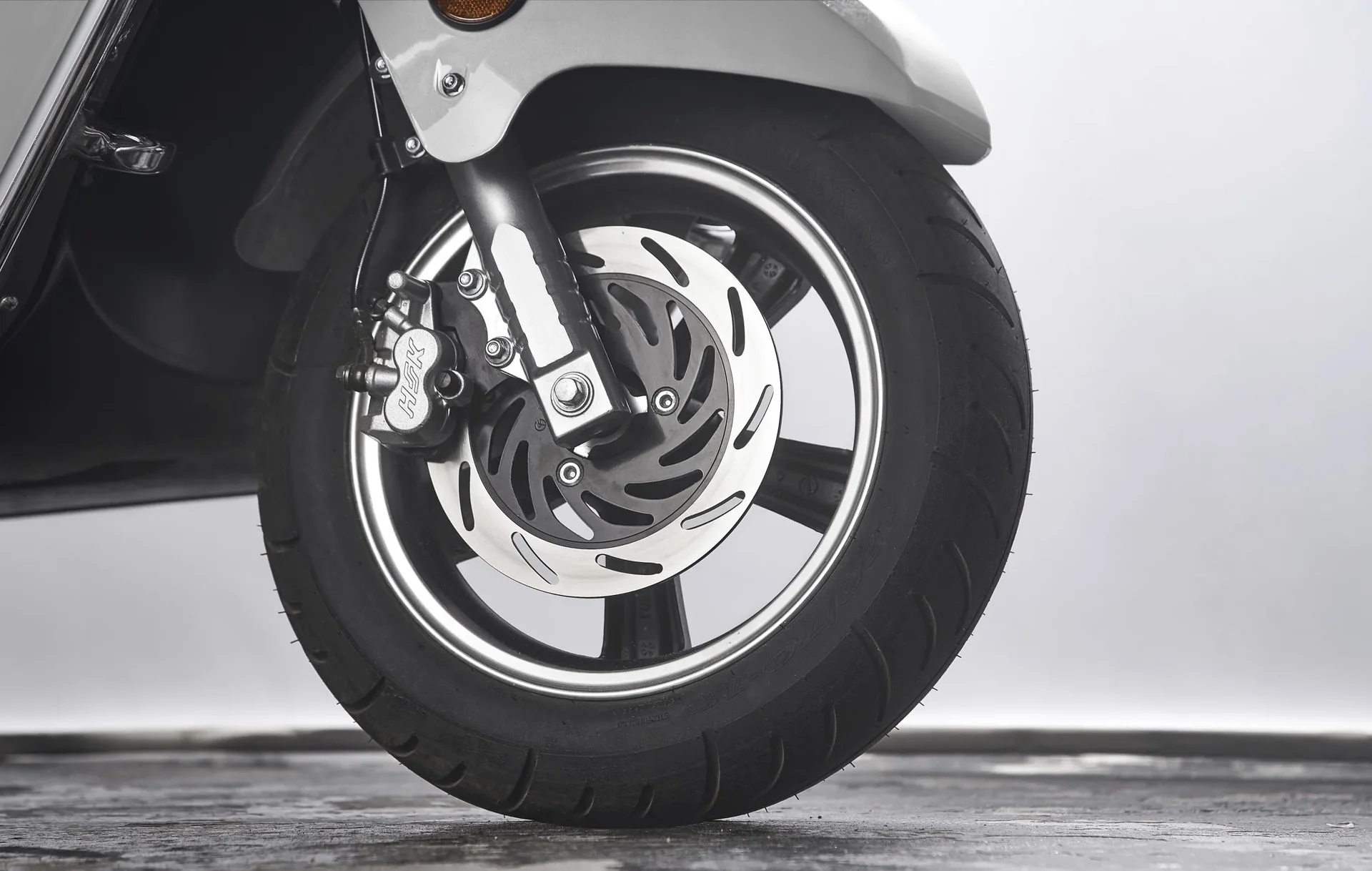 3-Rad E-Kabinenfahrzeug eLizzy Premium 25 km/h silber, mit Vor-Ort-Einweisung - 1