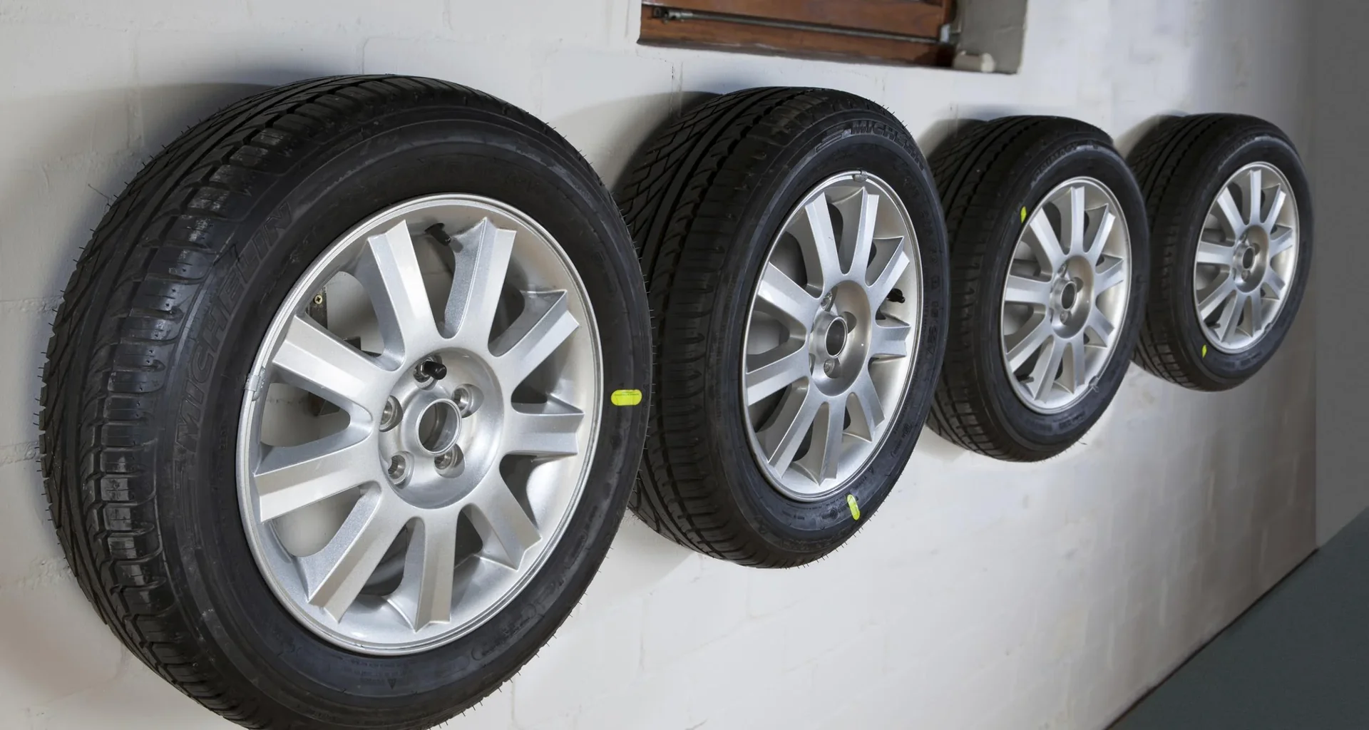 Autoreifen Universal Halter 4er Set - 7