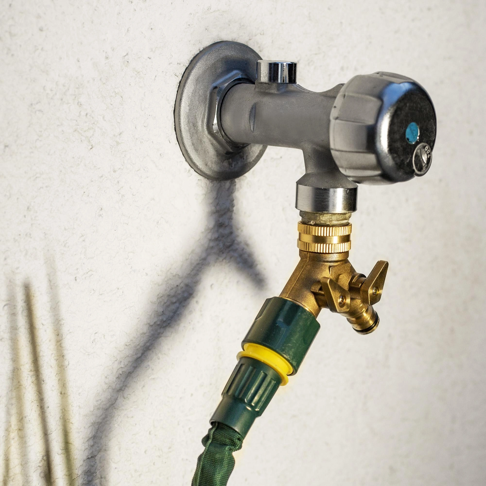 Wasserverteiler 2 Wege für 1/2' + 3/4' / Wasserhahnanschluss /Wasserhahnstecker - 1