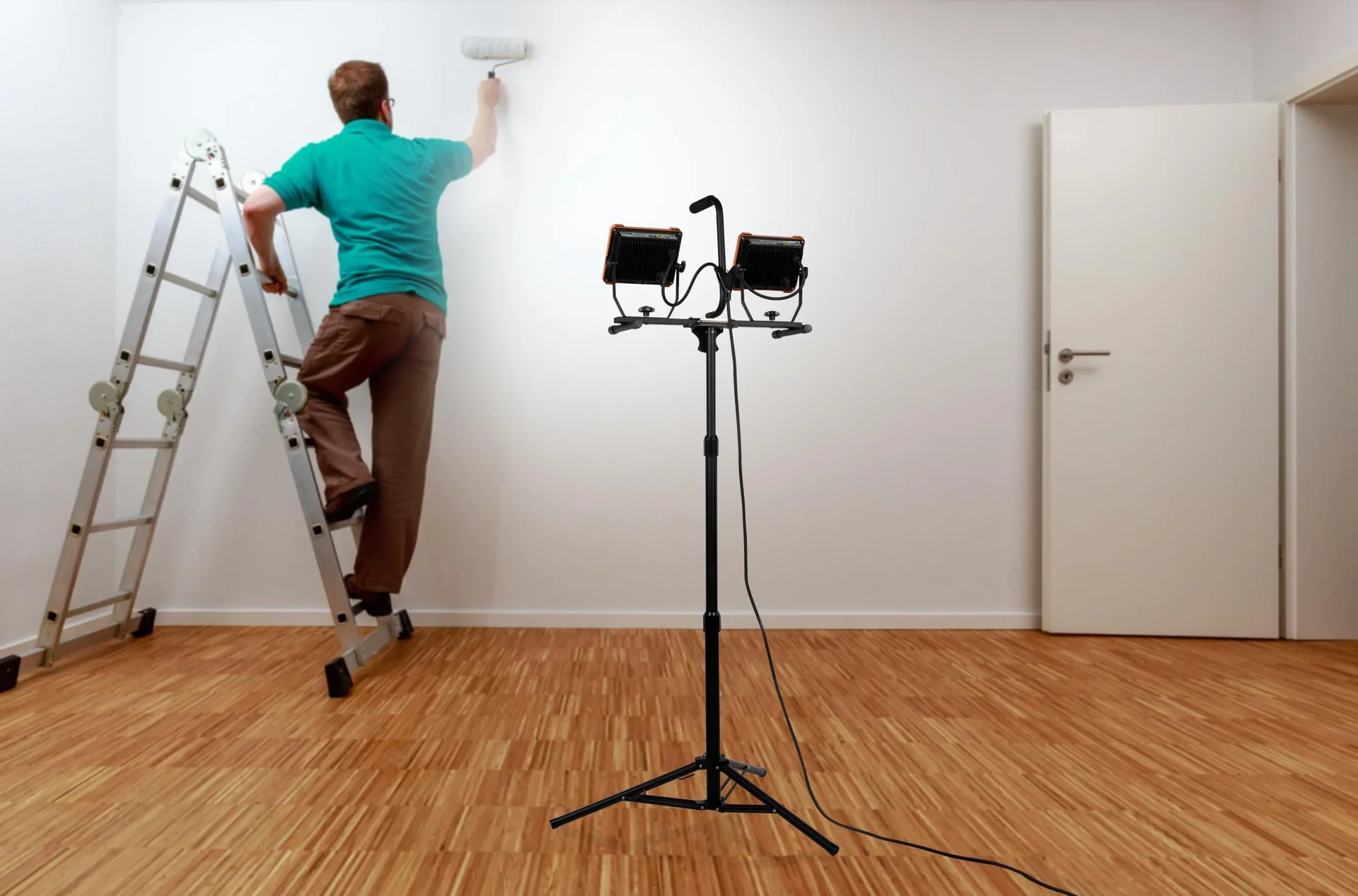 LED Stativ Doppelstrahler mit 2 x 30 Watt und 2400 Lumen - 1