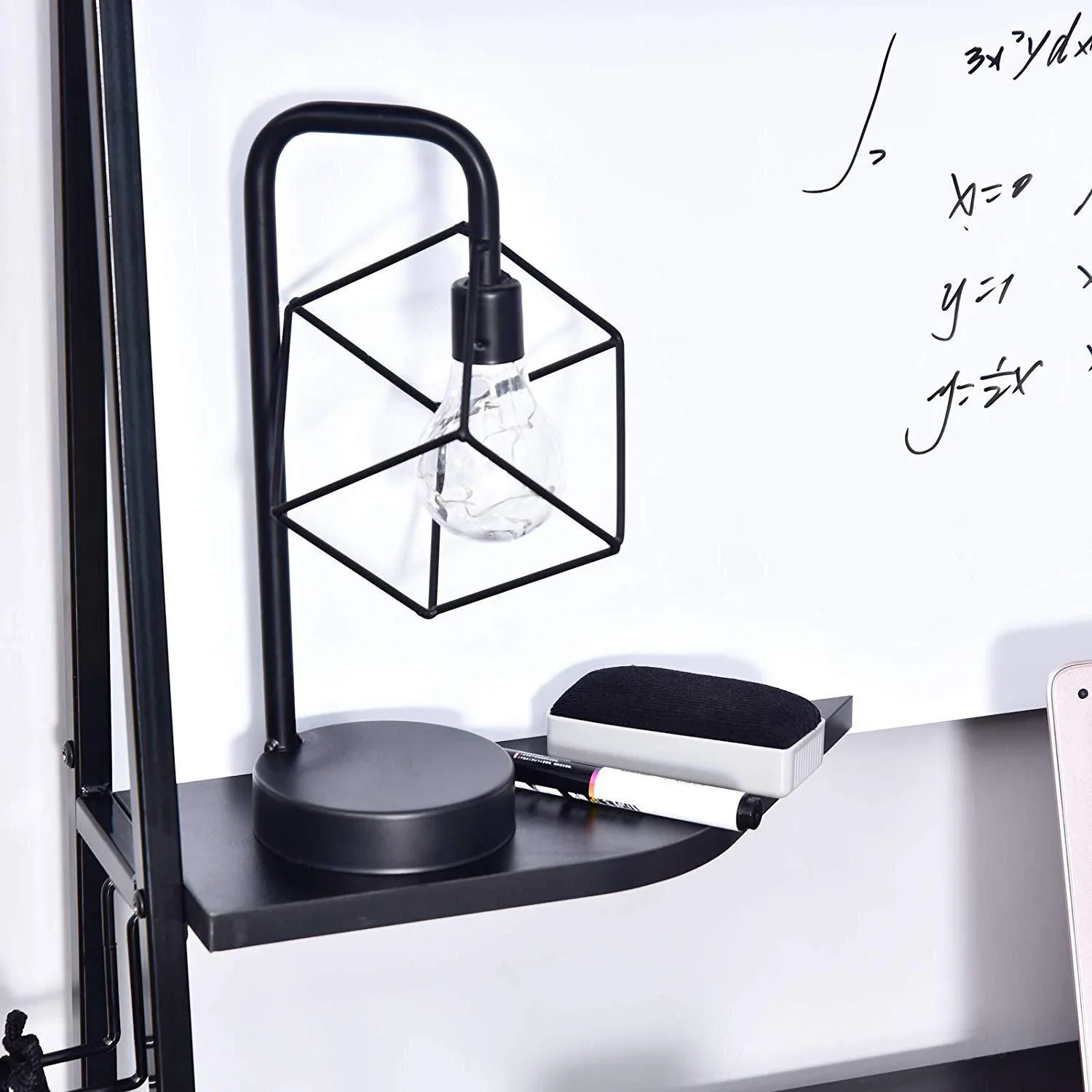 Schreibtisch mit Whiteboard - 1