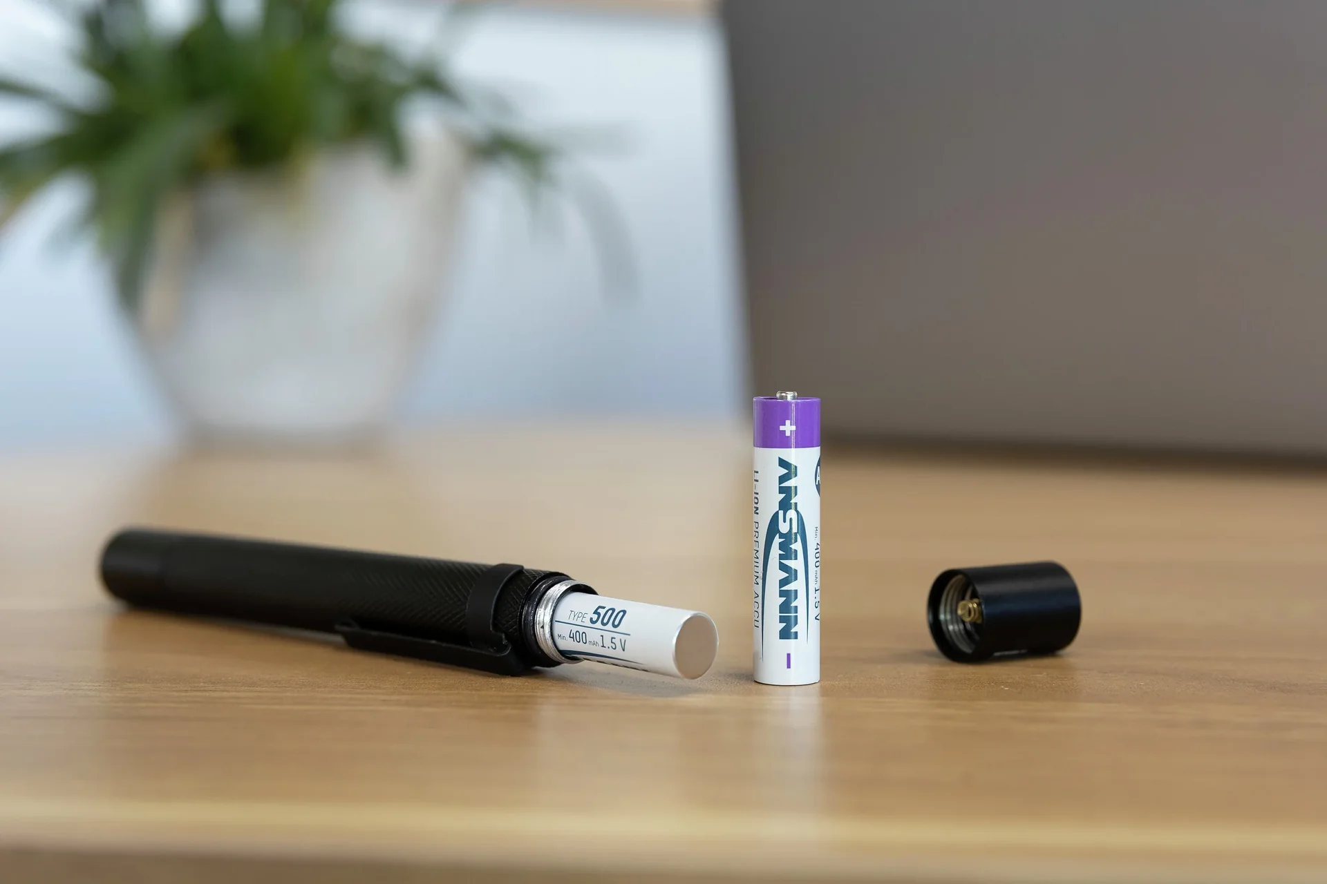 Lithium Ionen Micro (AAA) Akkus USB-C - 4 Stück, Sicherheitsabschaltung - 2