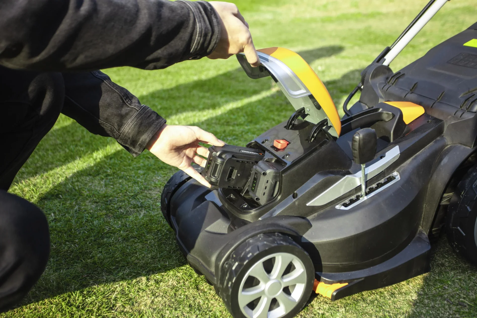 Akku-Rasenmäher "LM C40" - mit 2x Akku und 1x Doppelladegerät - 3