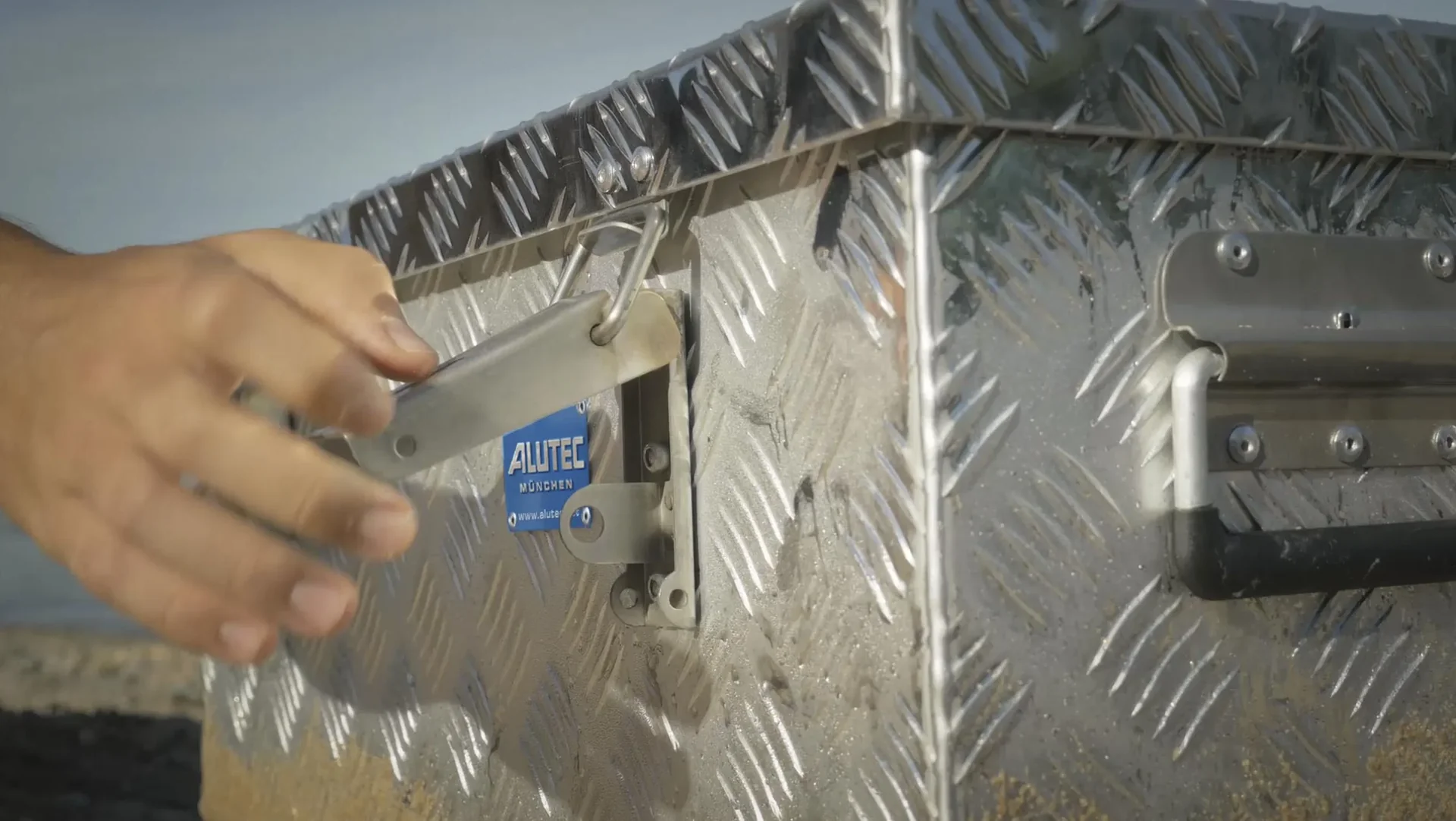 Riffelblechbox EXTREME, 234L - 3