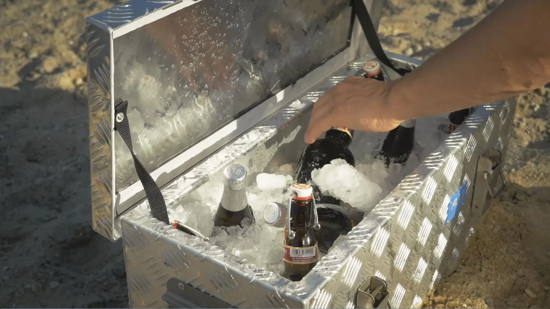 Riffelblechbox EXTREME, 234L - 6