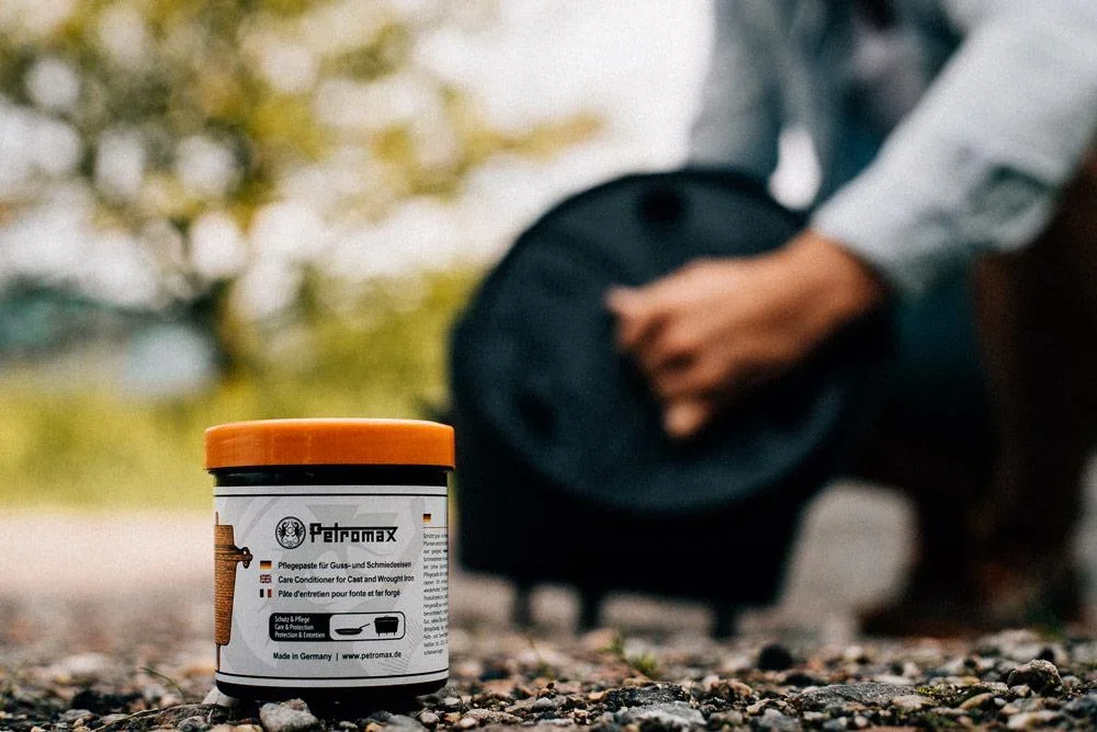 Einbrenn- und Pflegepaste für Feuertöpfe/Dutch Oven - 0