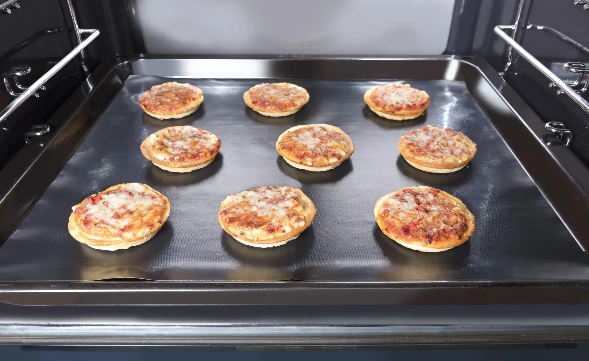 3-tlg. Sparset: Ausziehbares Backblech+2 Stück Dauerbackfolien - 0