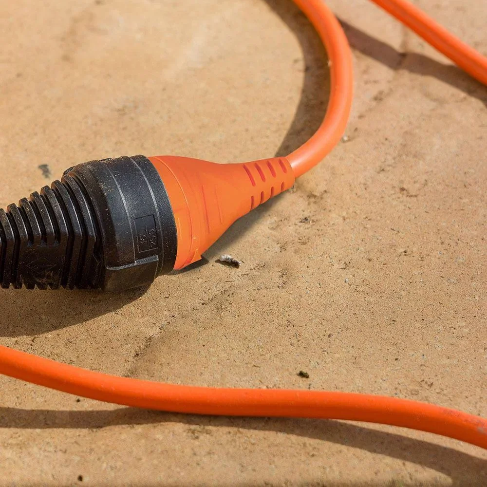 VT-3002-15 Verlängerungskabel mit Schutzhülle - 15 Meter - orange - 3