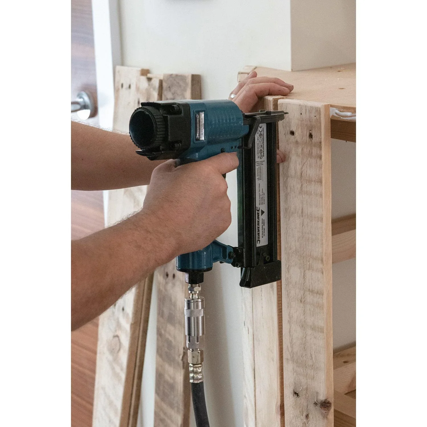 Pneumatischer Tacker, 90 mm 10-12-Gauge - 2