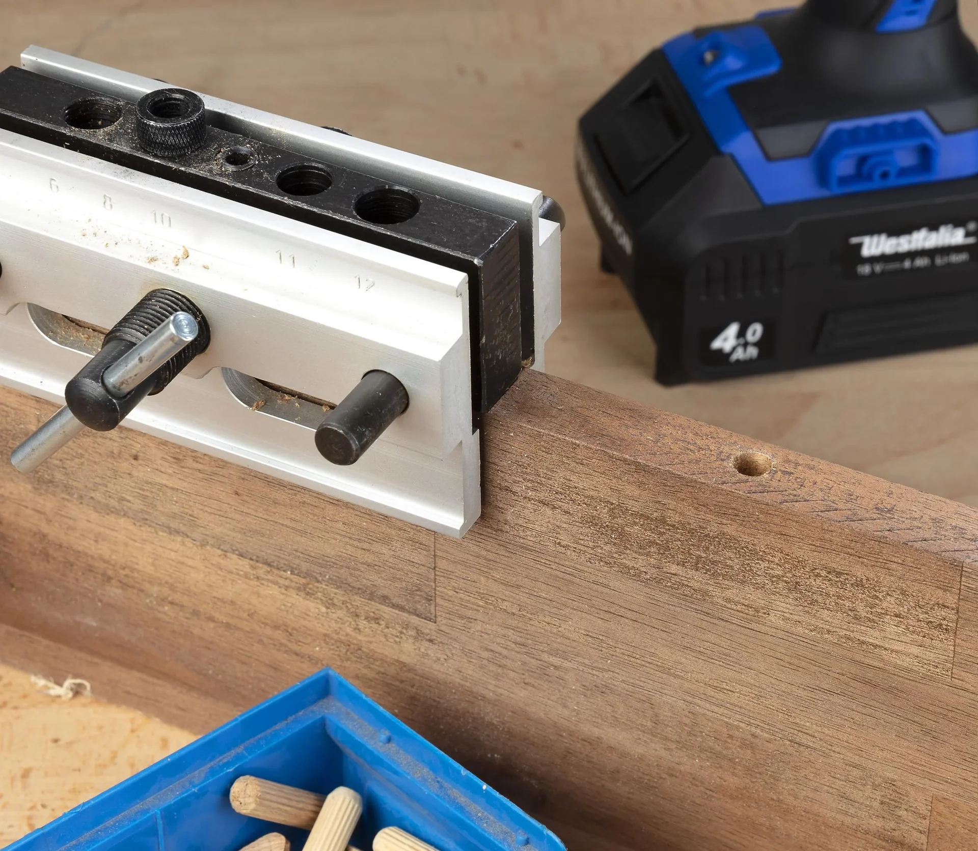 Dübelautomat / Bohrlehre, selbstzentrierend - 0