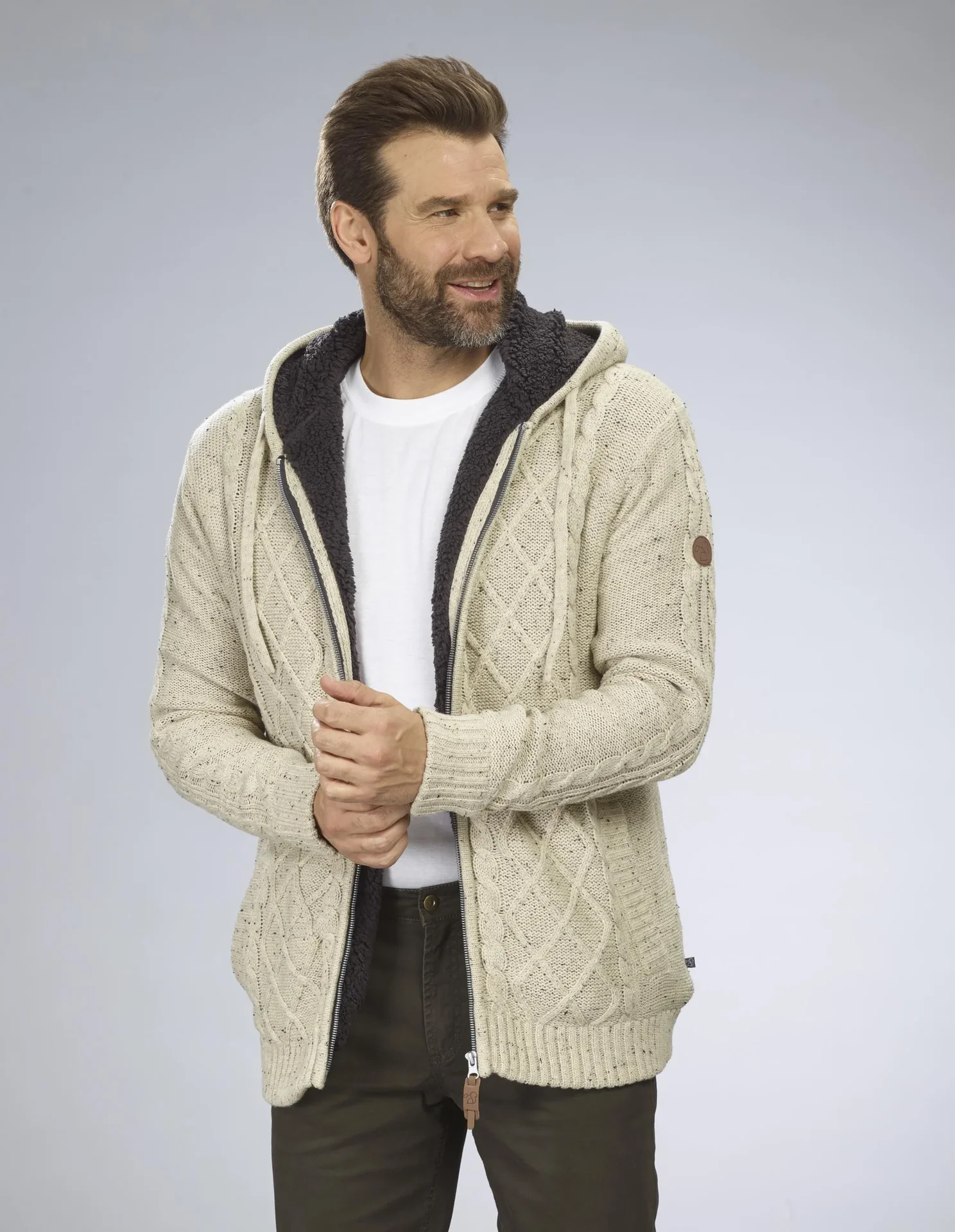 Strickjacke mit Berberfleece, Farbe beige/braun, Gr.M - 8