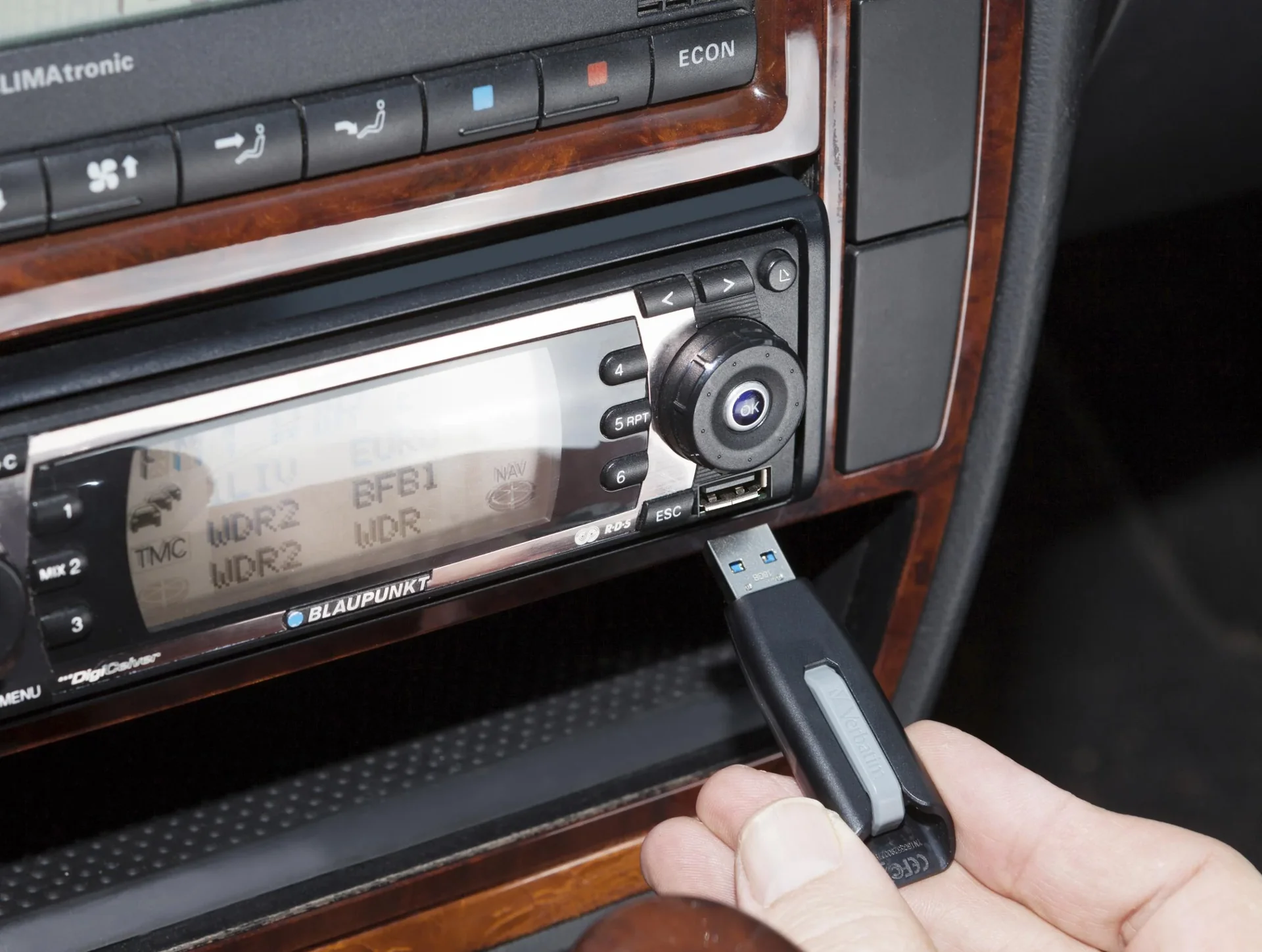 64 GB USB 3.2 GEN1 Speicherstick, V3 Store n Go in grau - 3