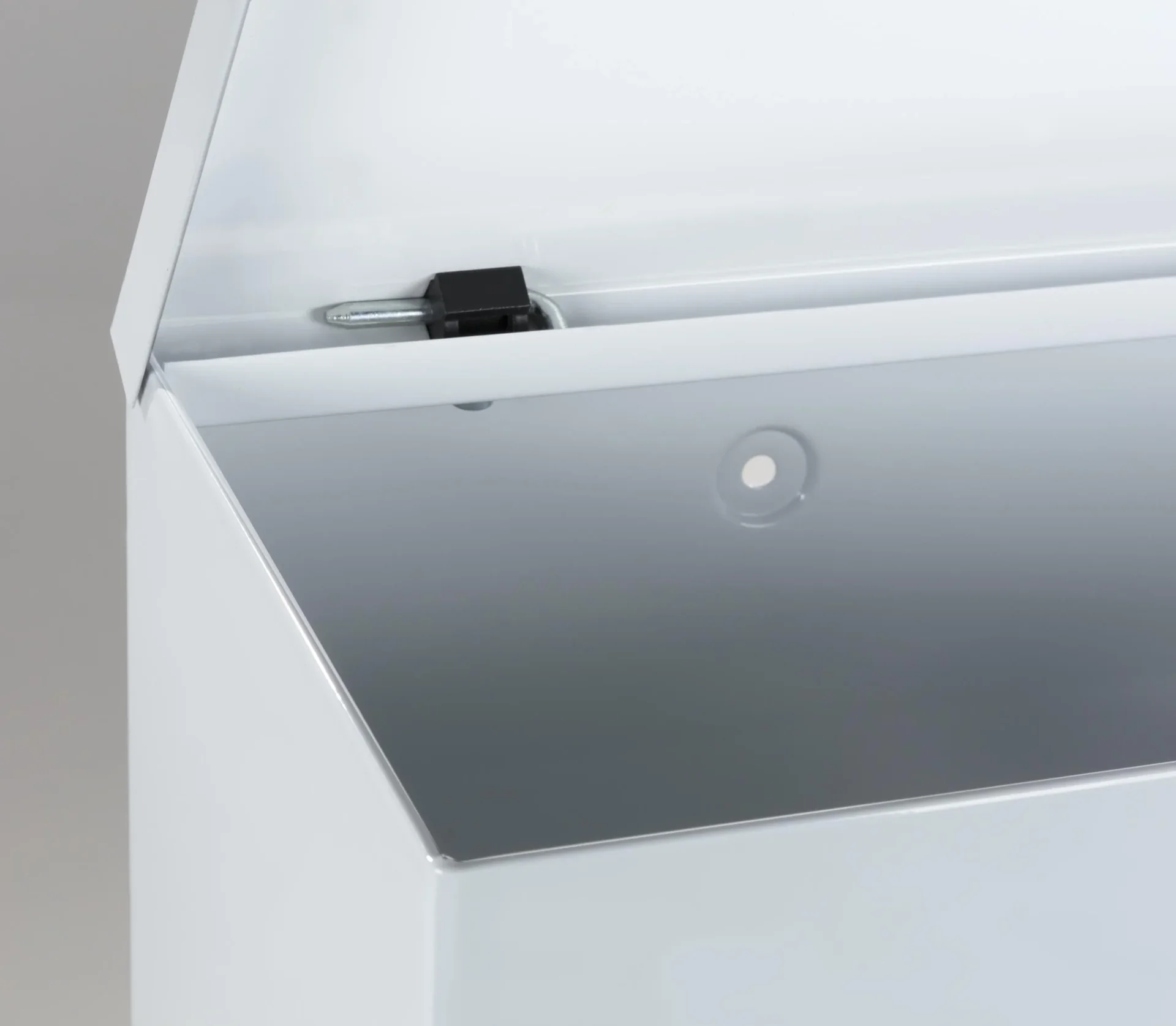 Staubox aus Metall mit Schlossvorrichtung - 7