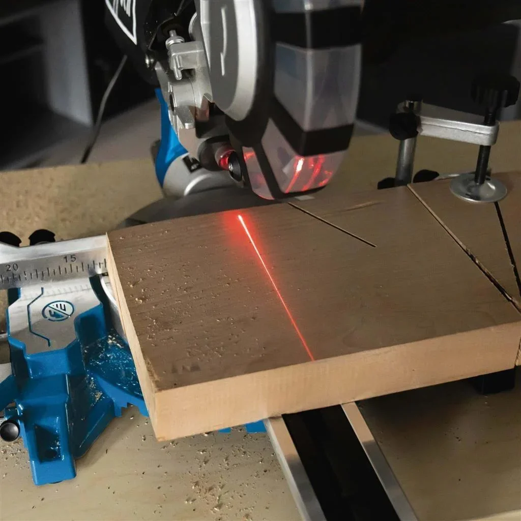 Kapp- und Zugsäge HM216SPX - 2000W | 210mm | Laser | 2 Blätter - 2
