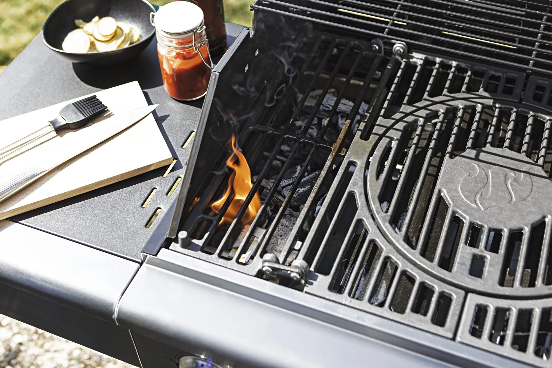 Gas- & Holzkohlegrill, Triton 4.1 coaL, 4 einstellbare Brenner - 6