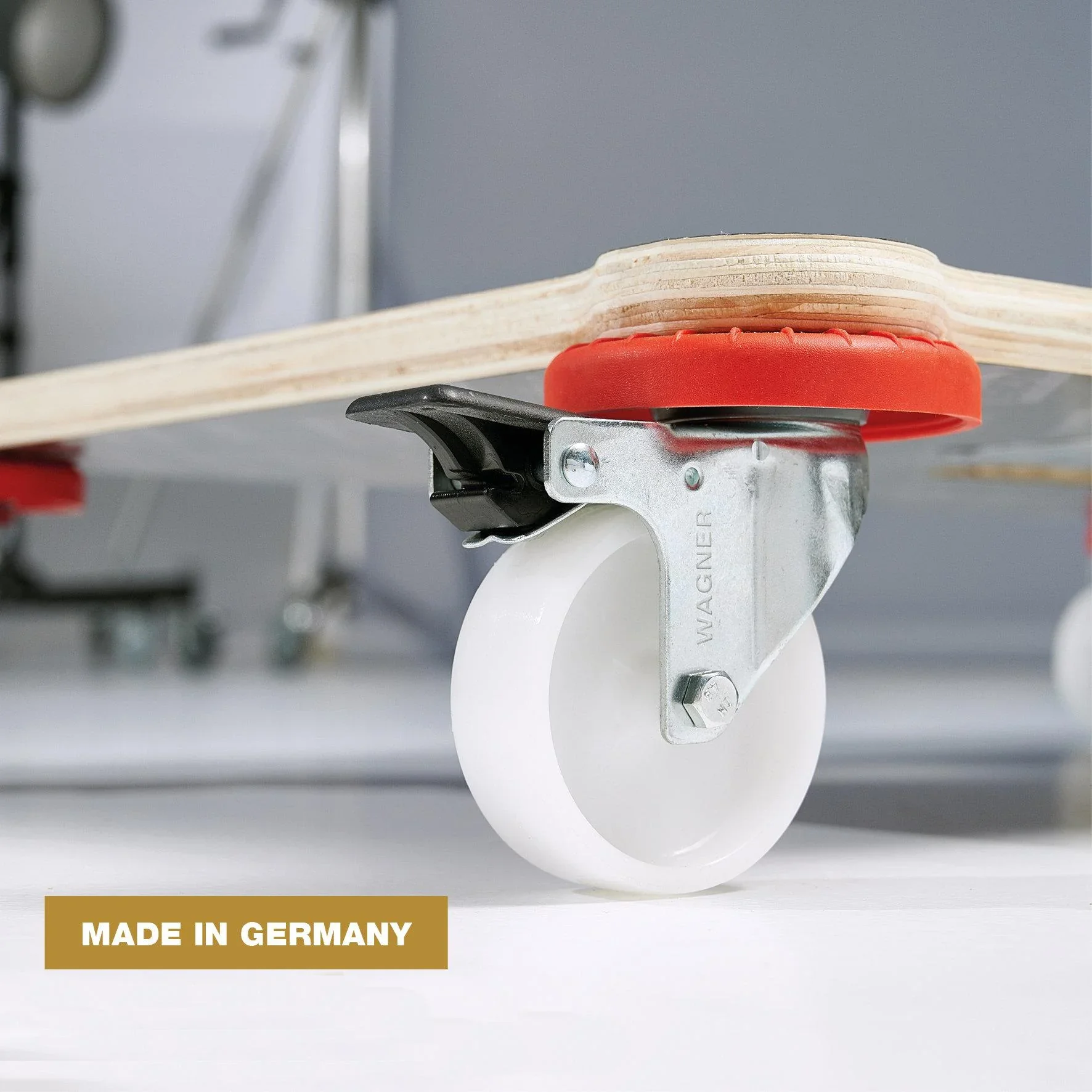 Transporthilfe MM 1375, 71 x 44 x 12,5 cm, harte Rollen Ø 75 mm, Gleitlager, 2 Bremsen, Platte FSC®, Tragkraft 200 kg - 3