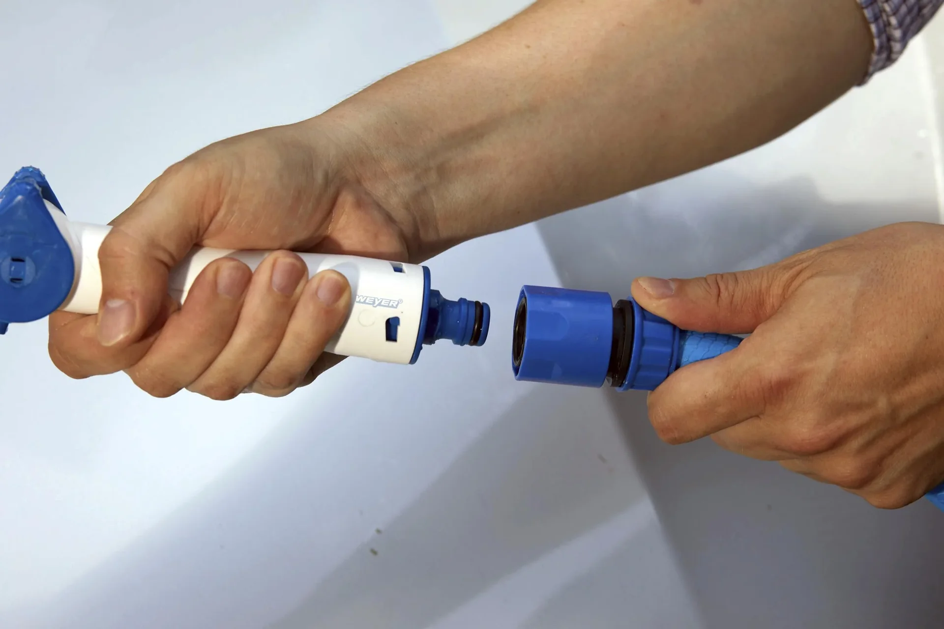 Handwaschbürste WEYER BRUSH - Soft - mit 2 Sprühdüsen - 1