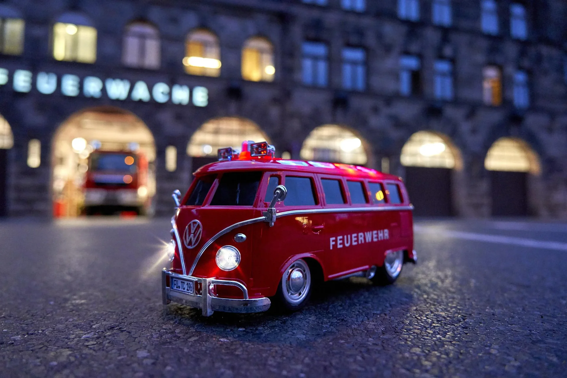 1:14 VW T1 Samba Bus Feuerwehr 100% RTR - 2