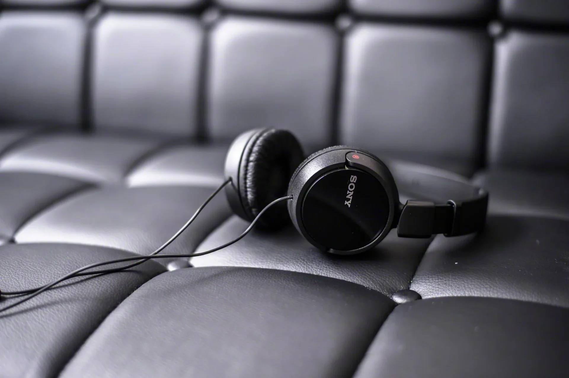 Kopfhörer/Headset, schwarz, 12-22 kHz, 1,2m Kabel - 1