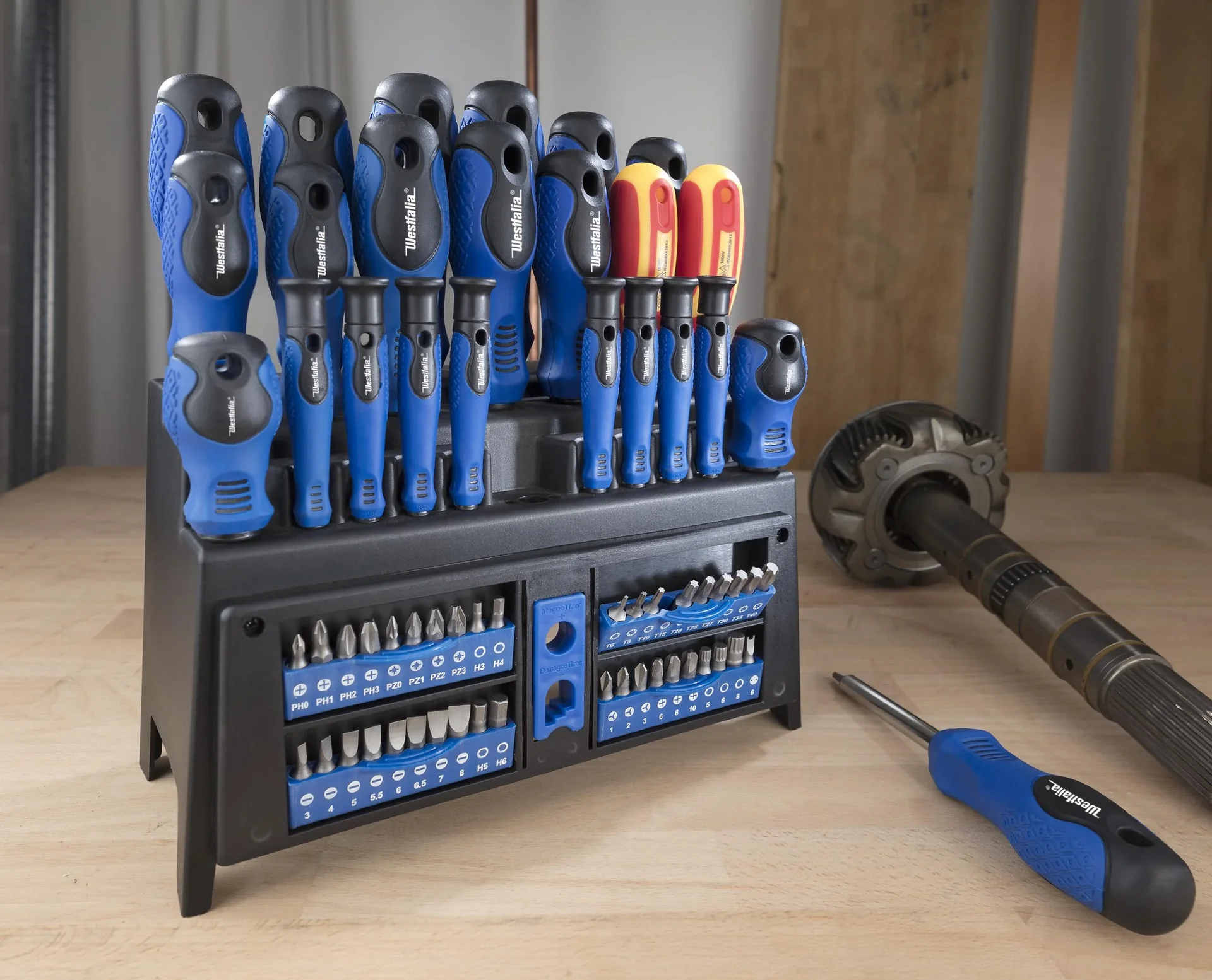 Schraubendreher-und Bit-Satz mit Halterung 65-teilig mit 2 VDE Schraubendrehern - 2