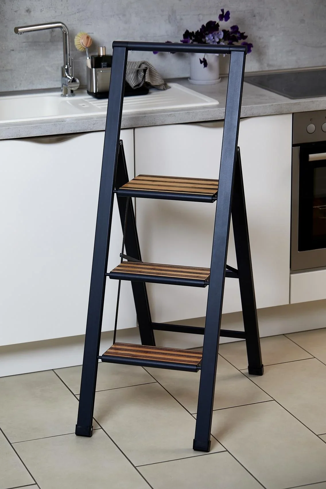 Alu-Design Klapptrittleiter 2-stufig Schwarz, rutschfeste Haushaltsleiter, Sicherheits-Stehleiter - 9