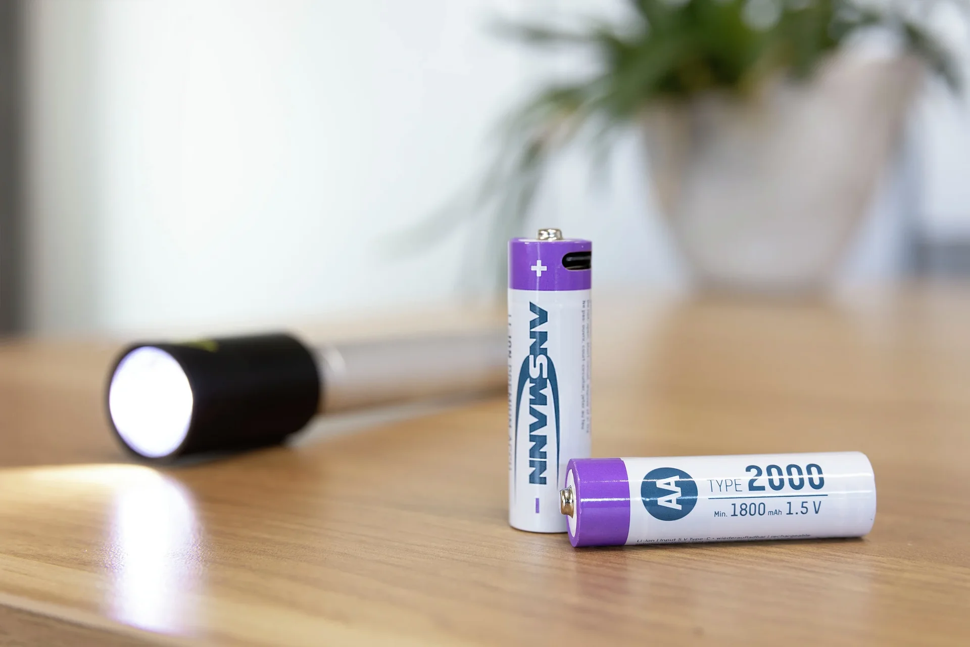 Lithium Ionen Mignon (AA) Akkus USB-C - 4 Stück, Sicherheitsabschaltung - 2