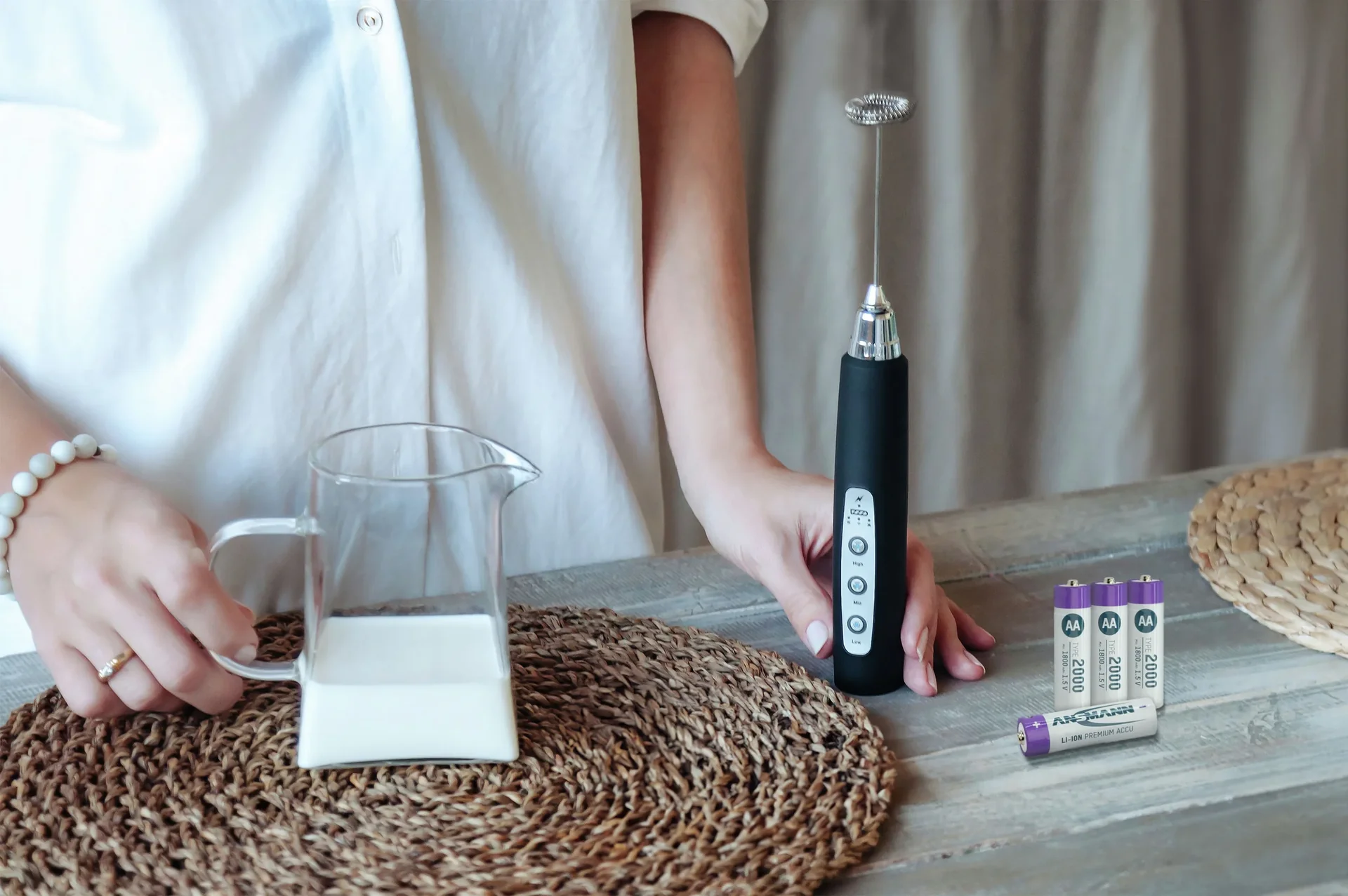 Lithium Ionen Mignon (AA) Akkus USB-C - 4 Stück, Sicherheitsabschaltung - 4