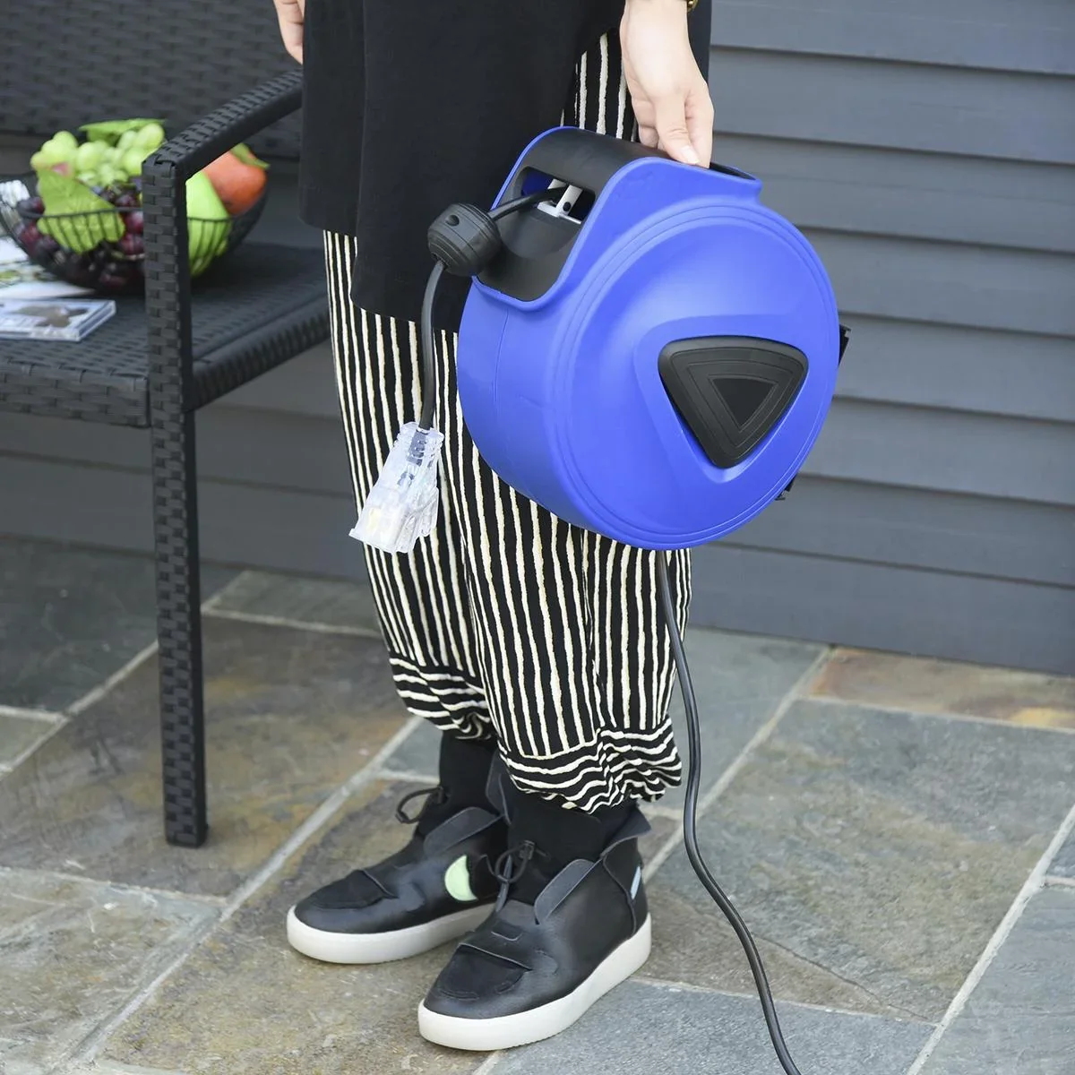 Kabeltrommel 20 m+1.3 m Leitung Automatik Kabelaufroller Outdoor Aufroll stromkabel drehbar Wandhalterung, PP, Gummi, Me - 0