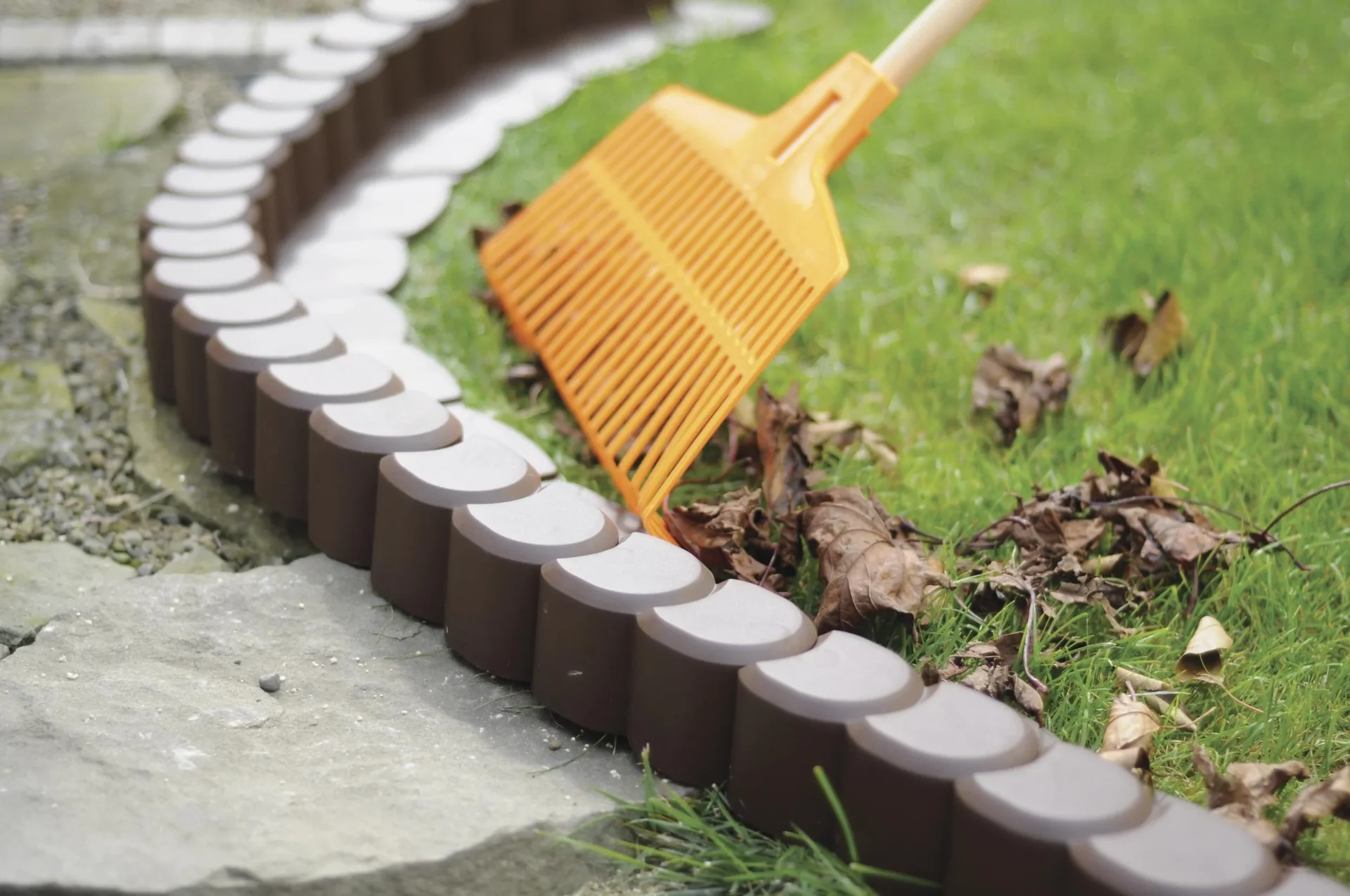 Beeteinfassung HAPPY GRASS, braun - 16 Stück - 2,05 m - 1