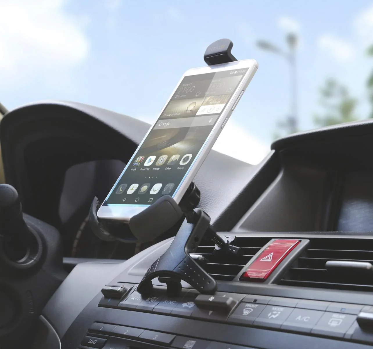 Universale Smartphone-Autohalterung und 4-fach USB-Ladegerät für mobile Geräte - 3