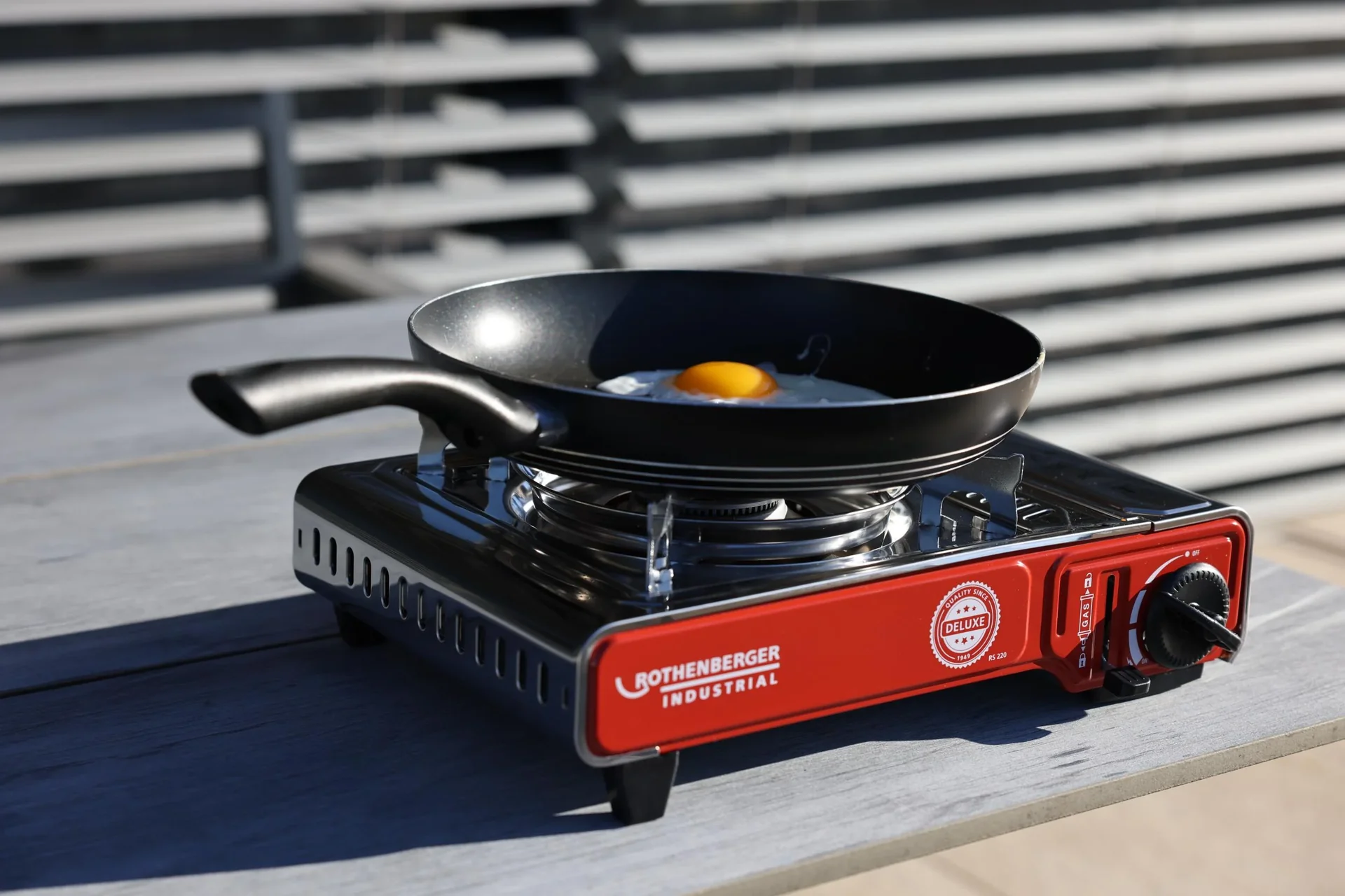 Kompakter Gas-Tischkocher Deluxe RS 220 mit integriertem Kartuschenfach - 2