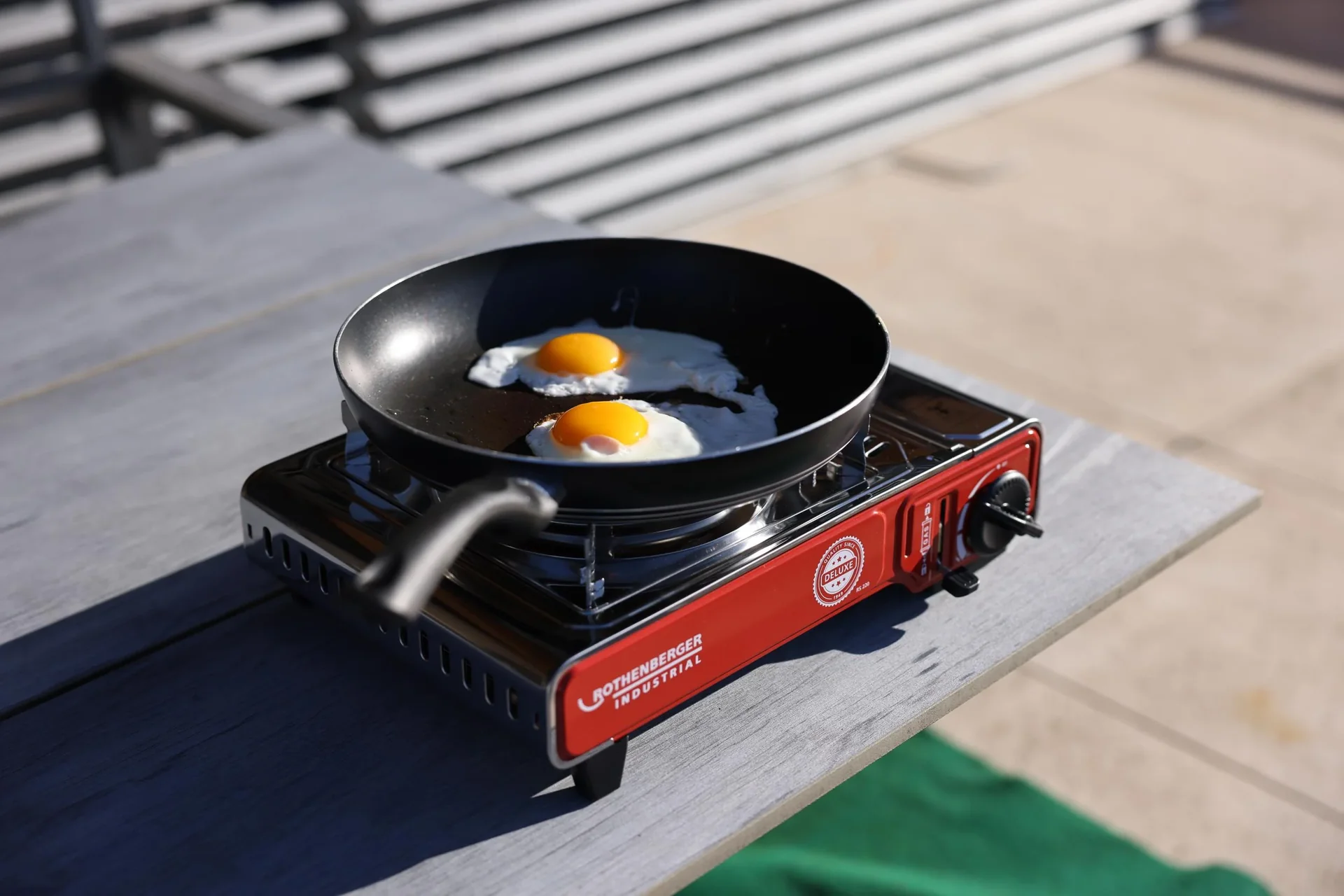 Kompakter Gas-Tischkocher Deluxe RS 220 mit integriertem Kartuschenfach - 10